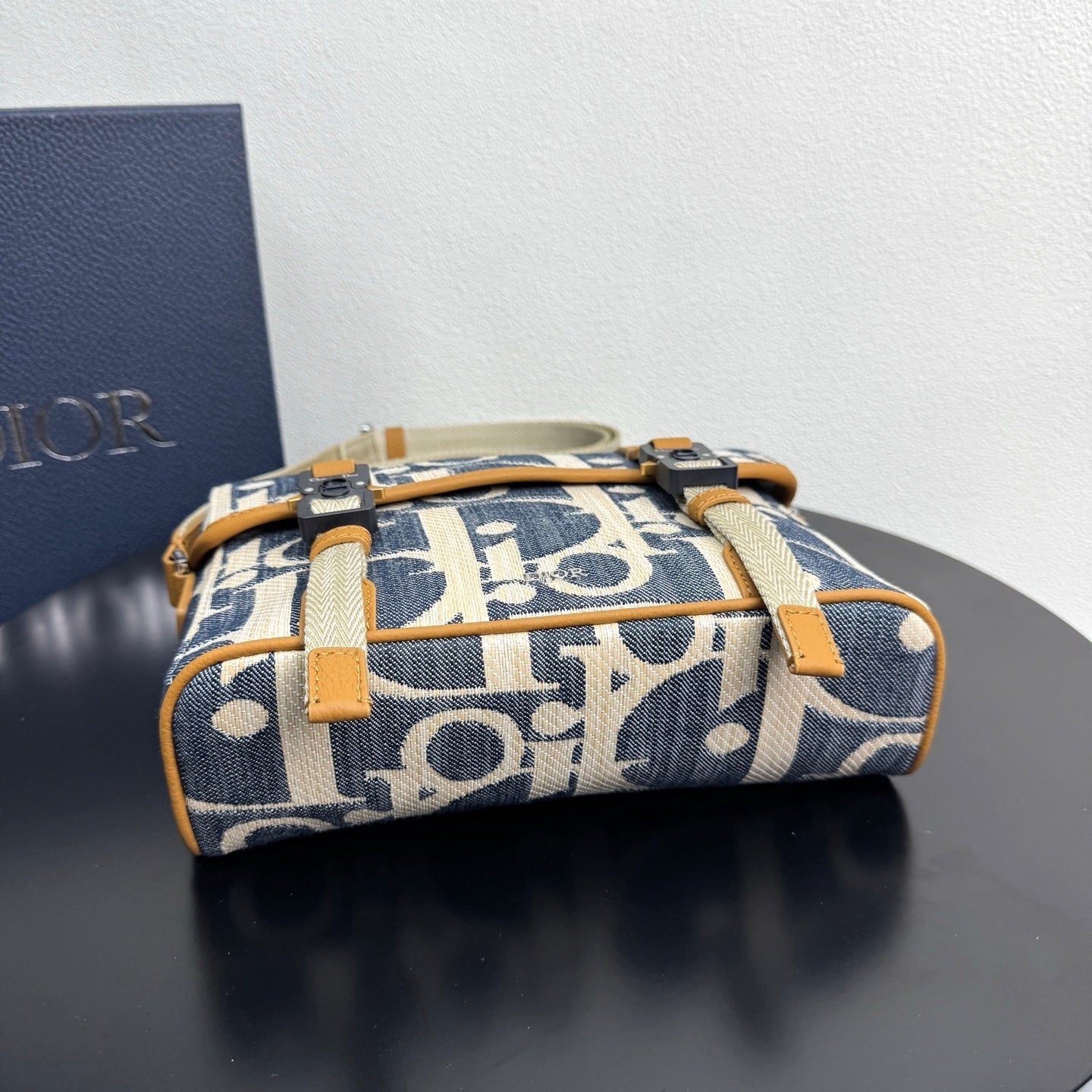 Hit The Road Messenger