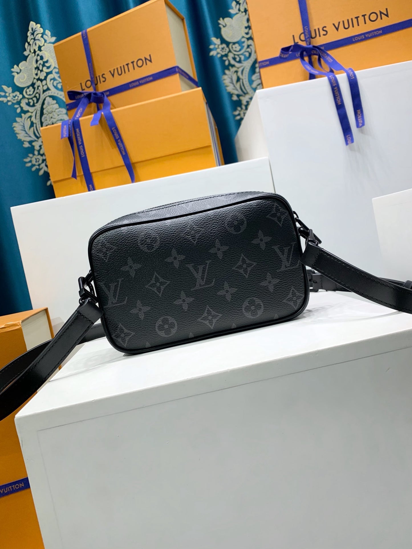 Trocadero Wearable Wallet