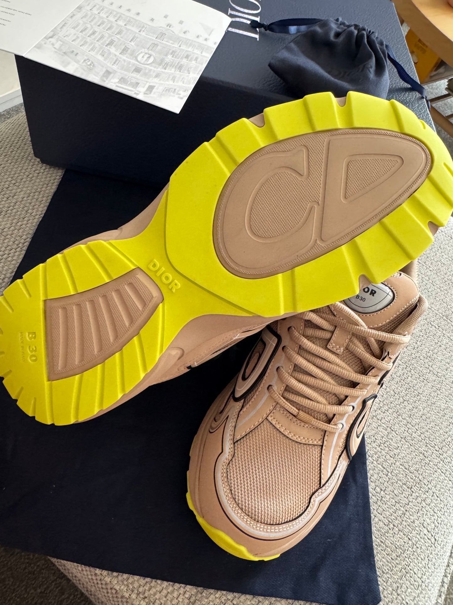 B30 Sneaker