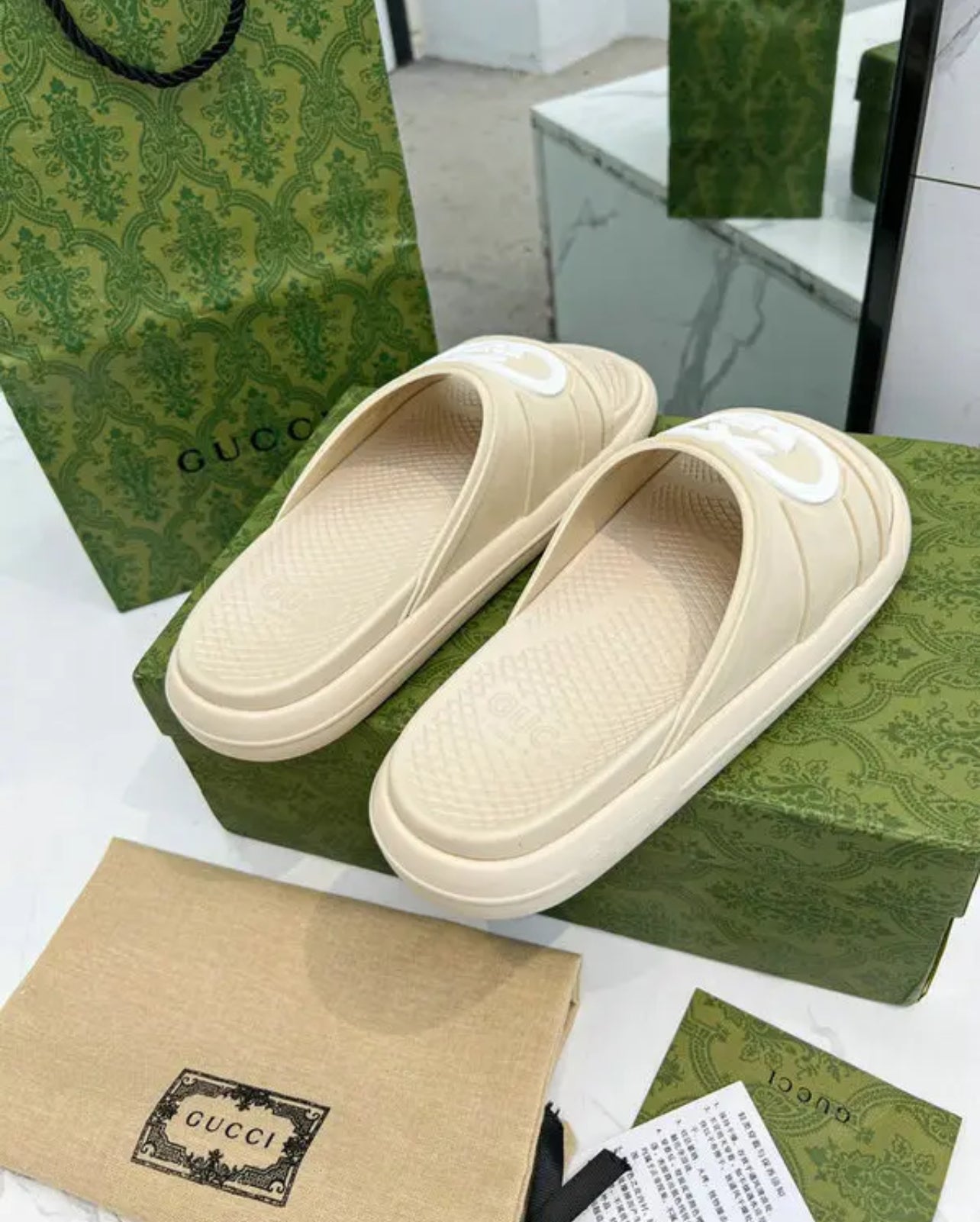 Logo Slides