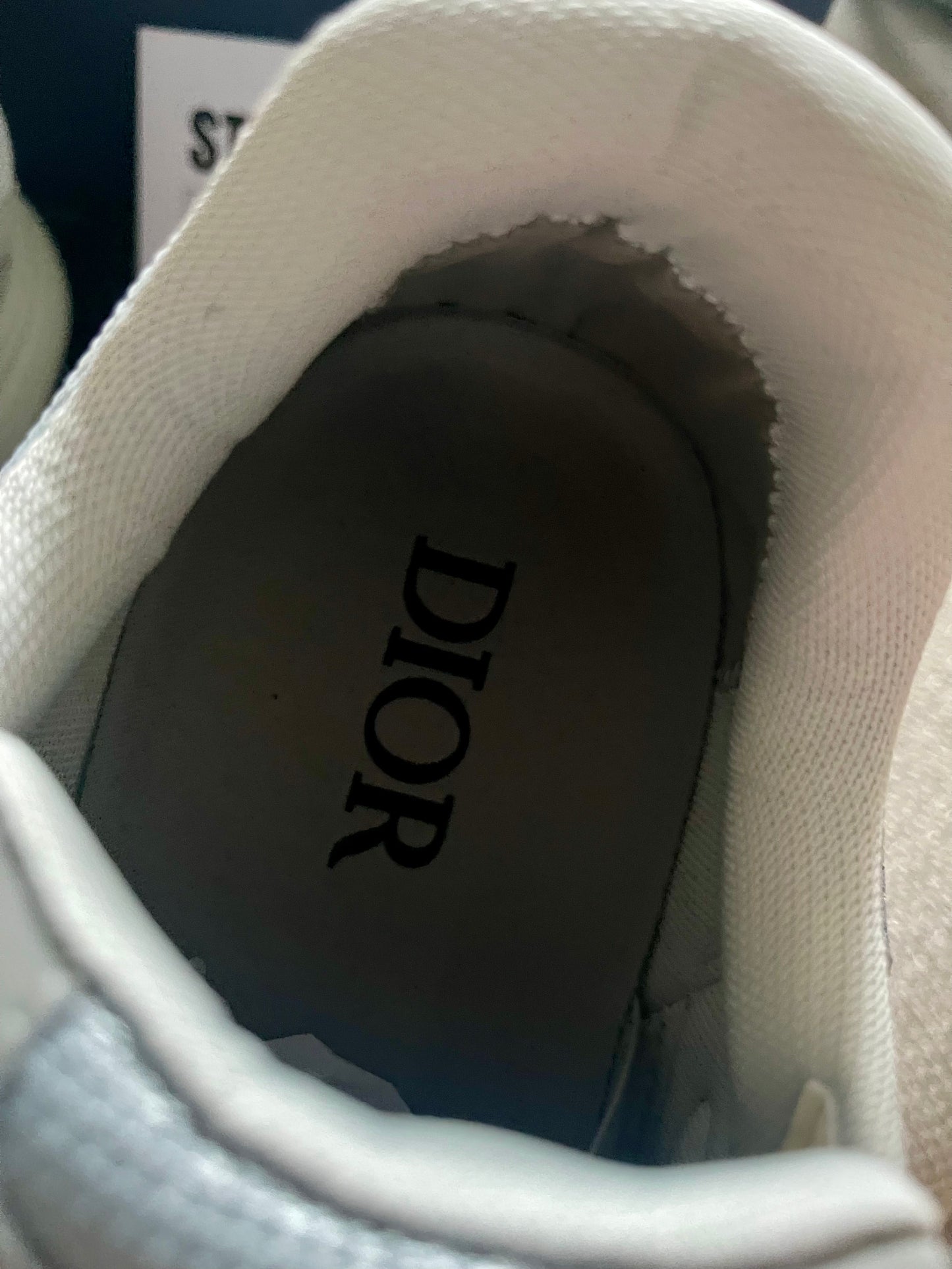 B30 Sneaker