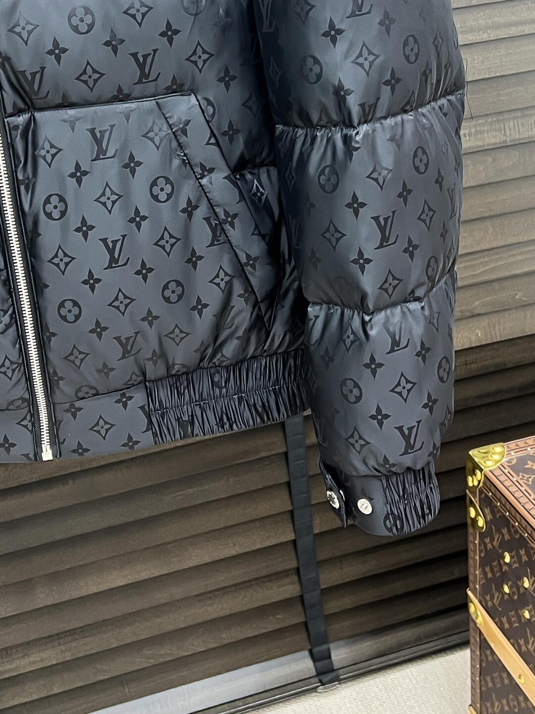 Logo Jacket