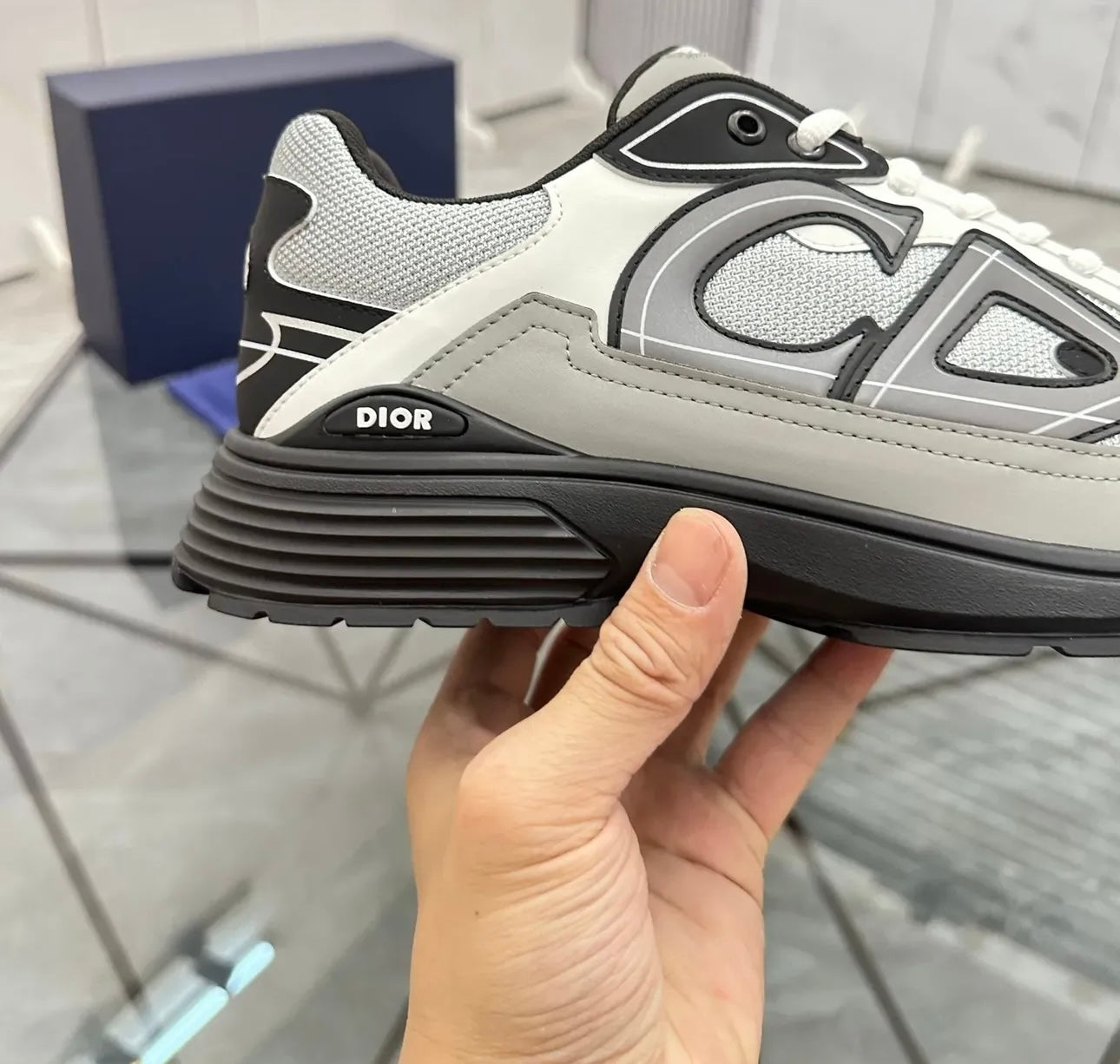 B30 Sneaker