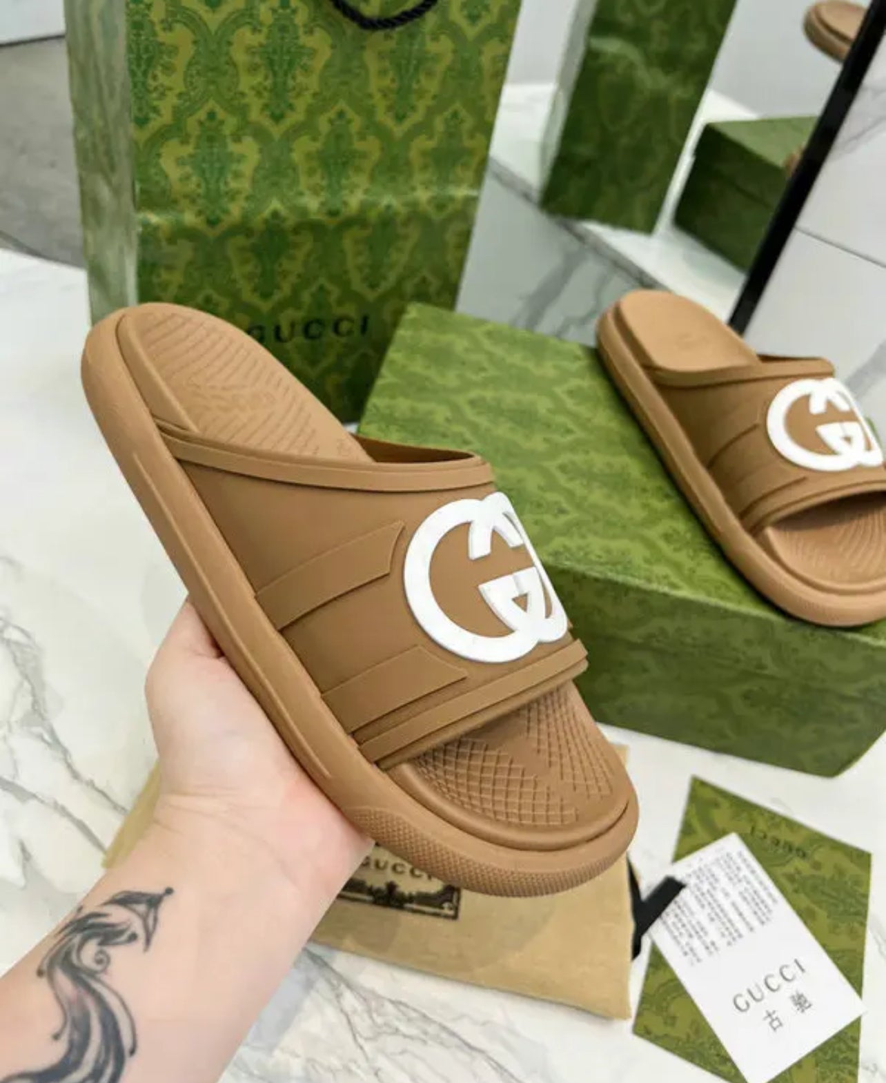 Logo Slides