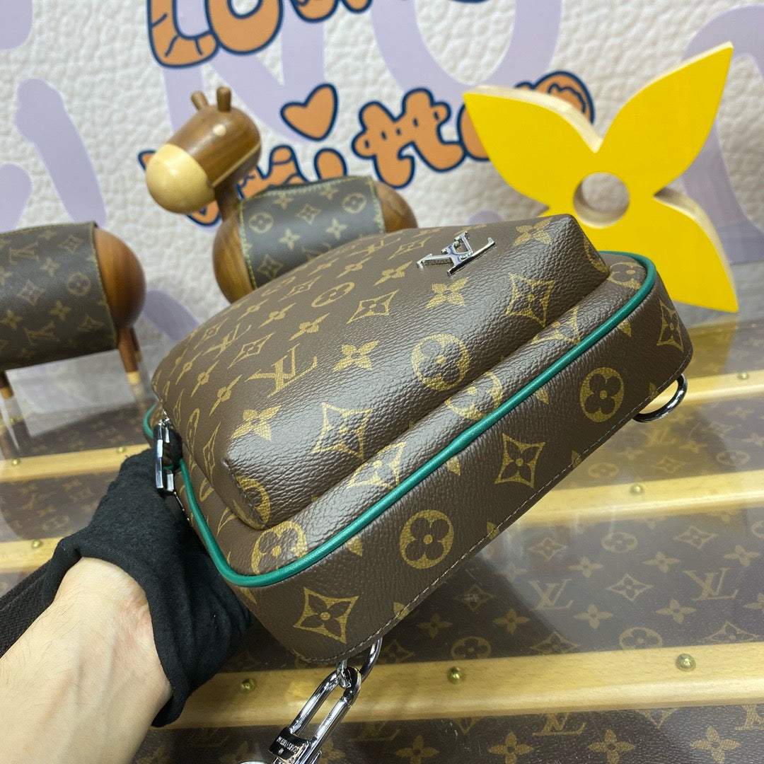 Avenue Sling Bag