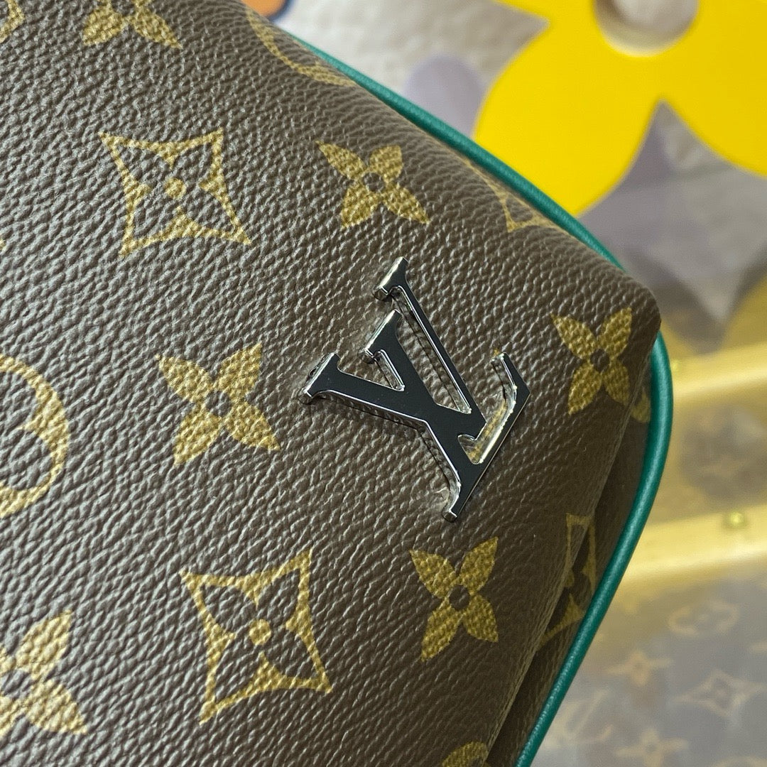 Avenue Sling Bag