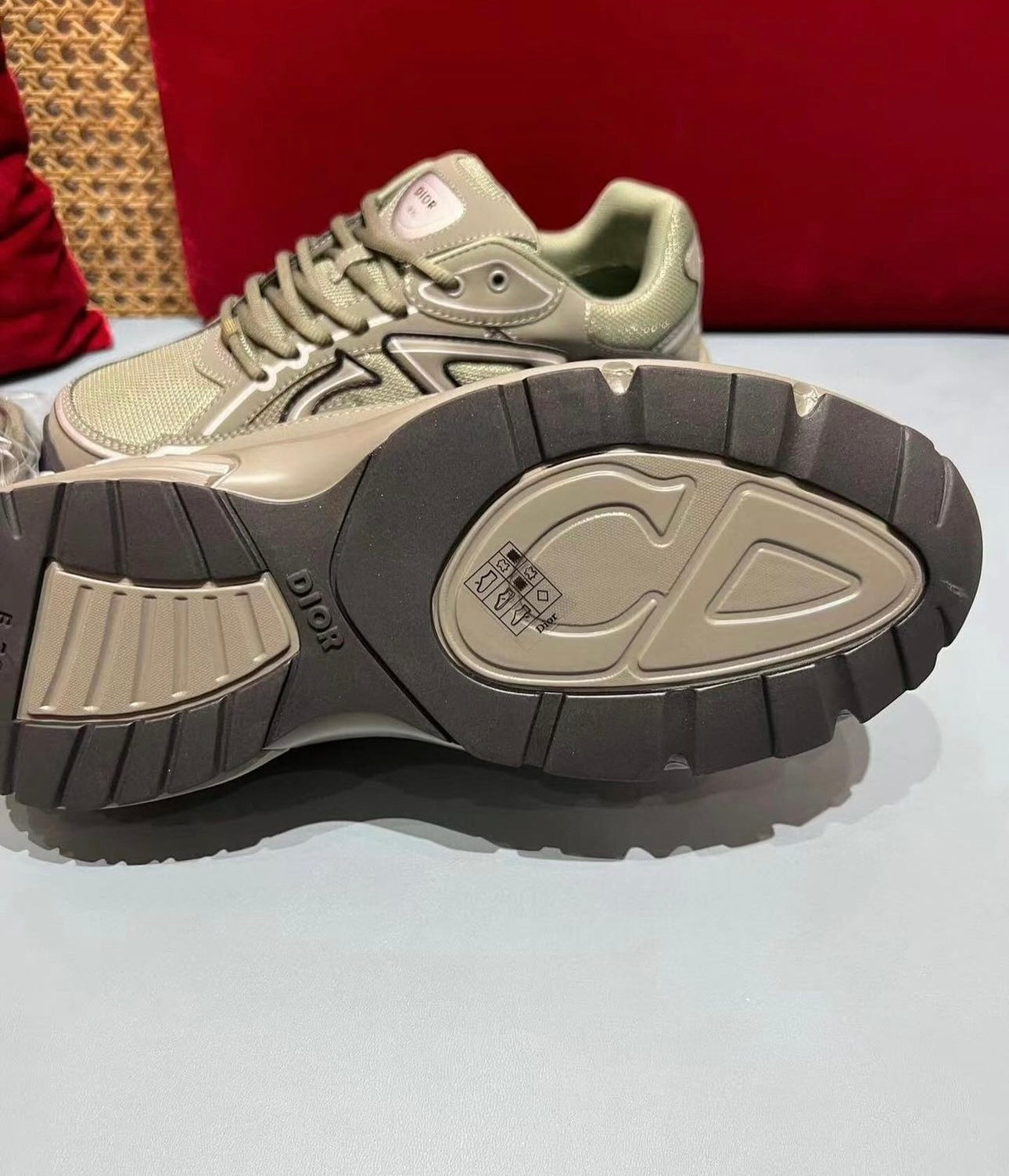 B30 Sneaker