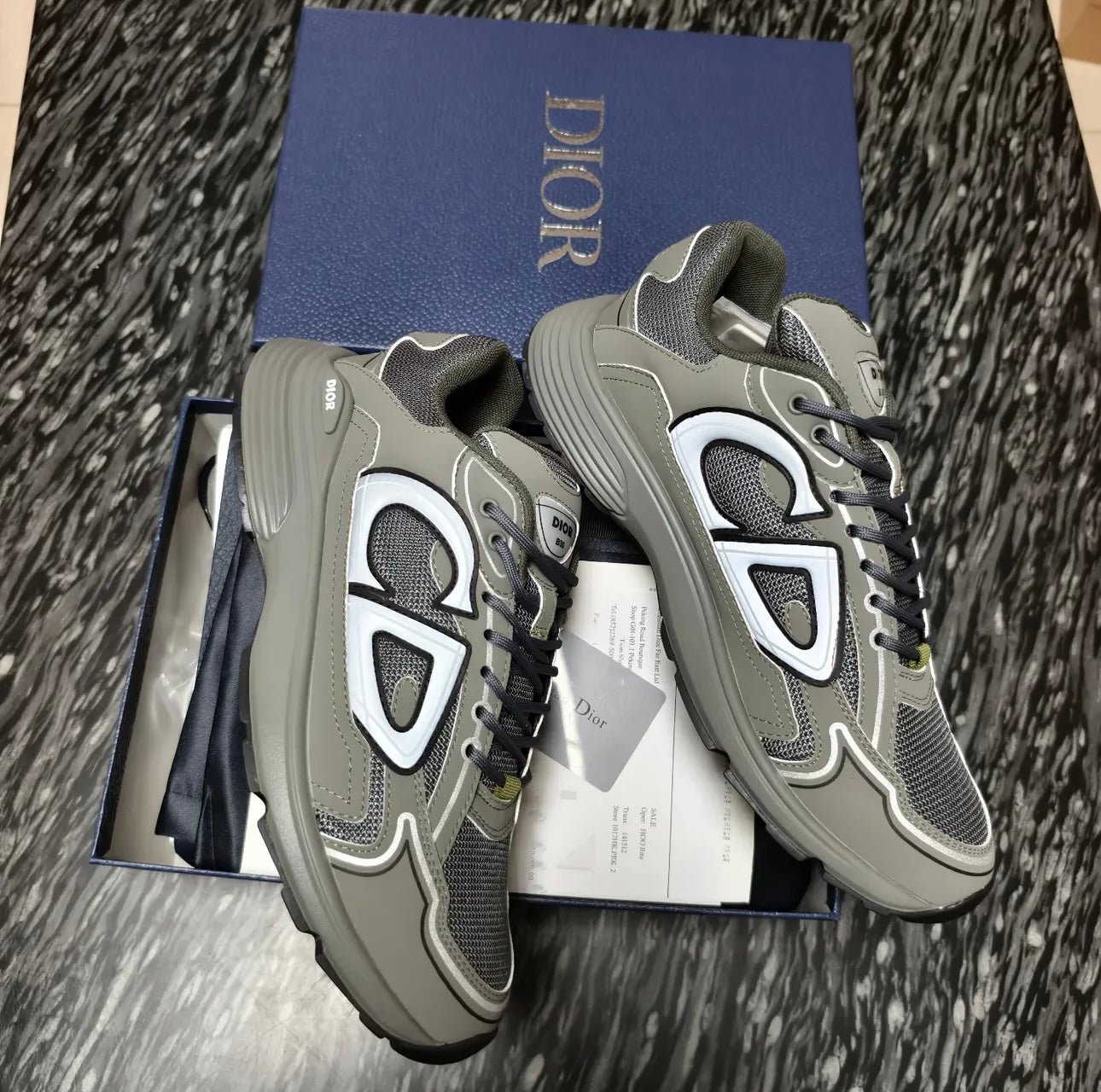 B30 Sneaker