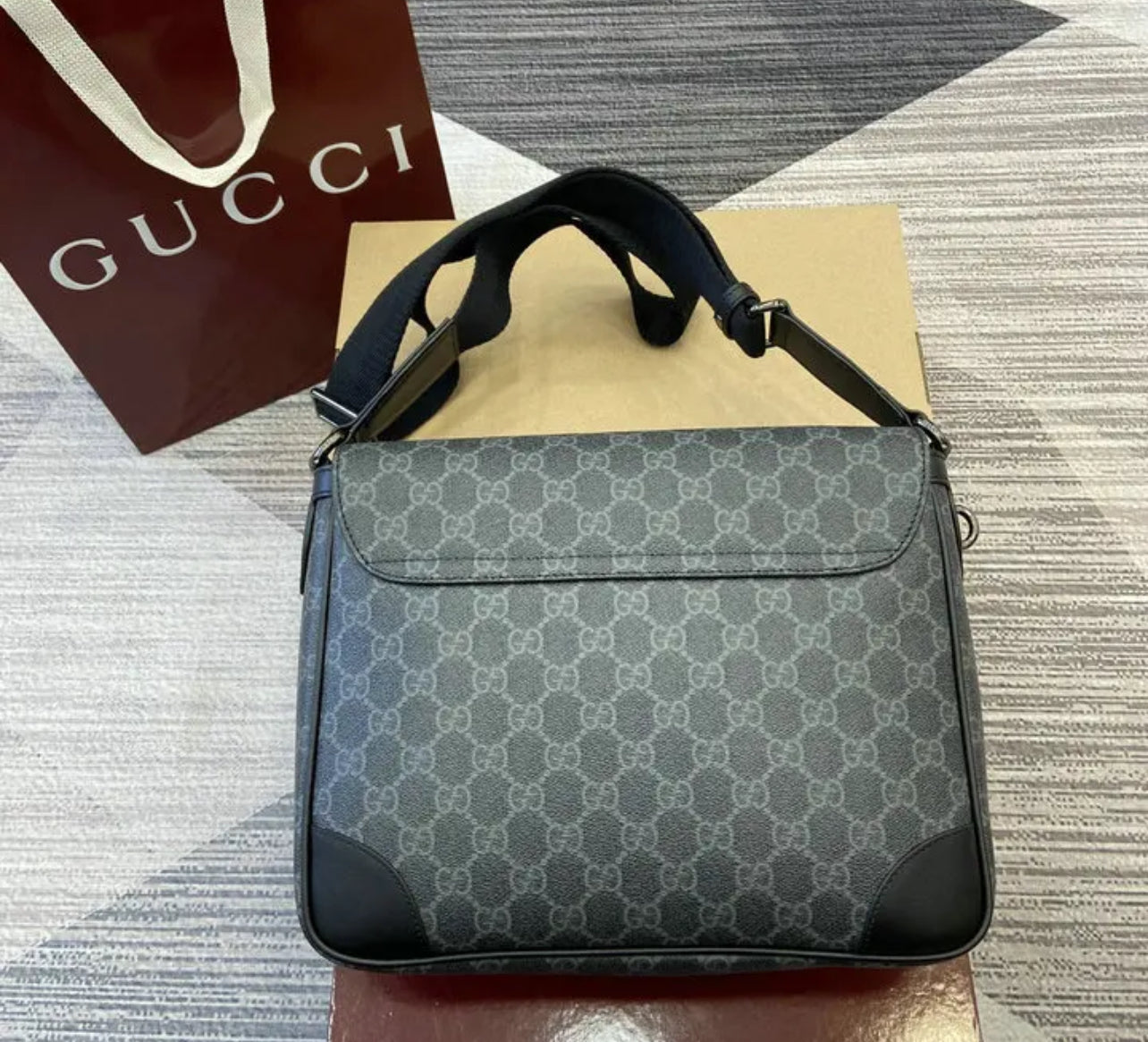 Medium Messenger