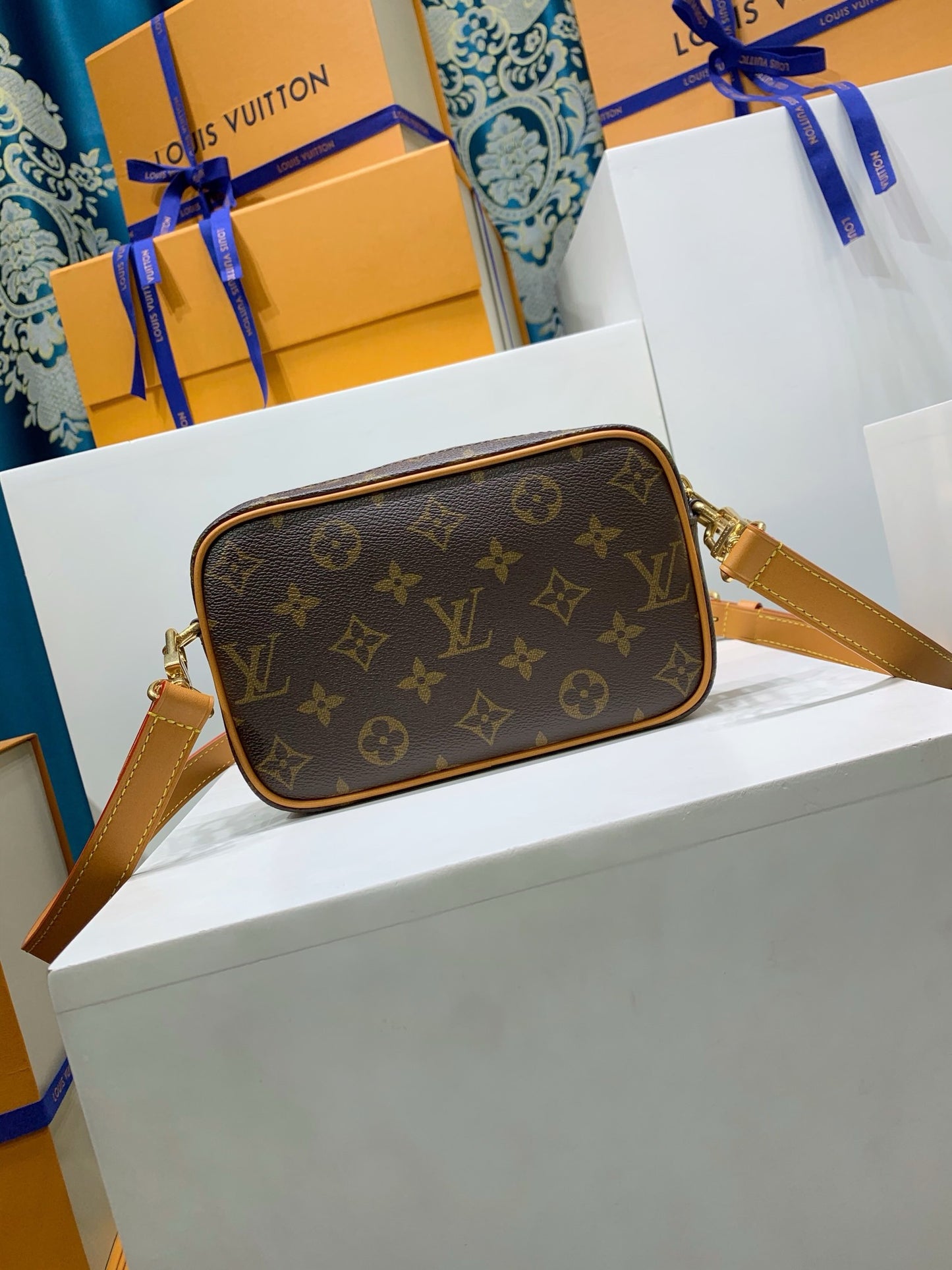 Trocadero Wearable Wallet