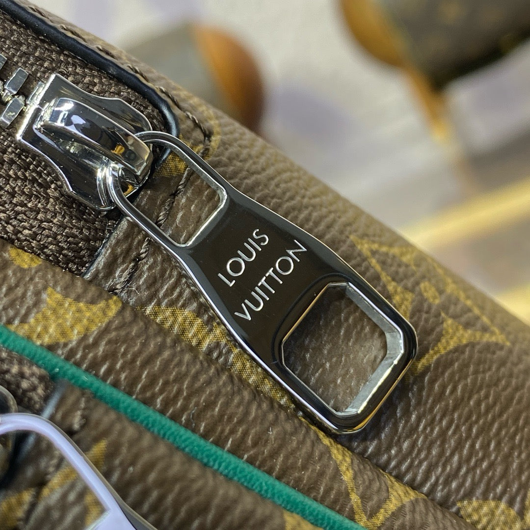 Avenue Sling Bag