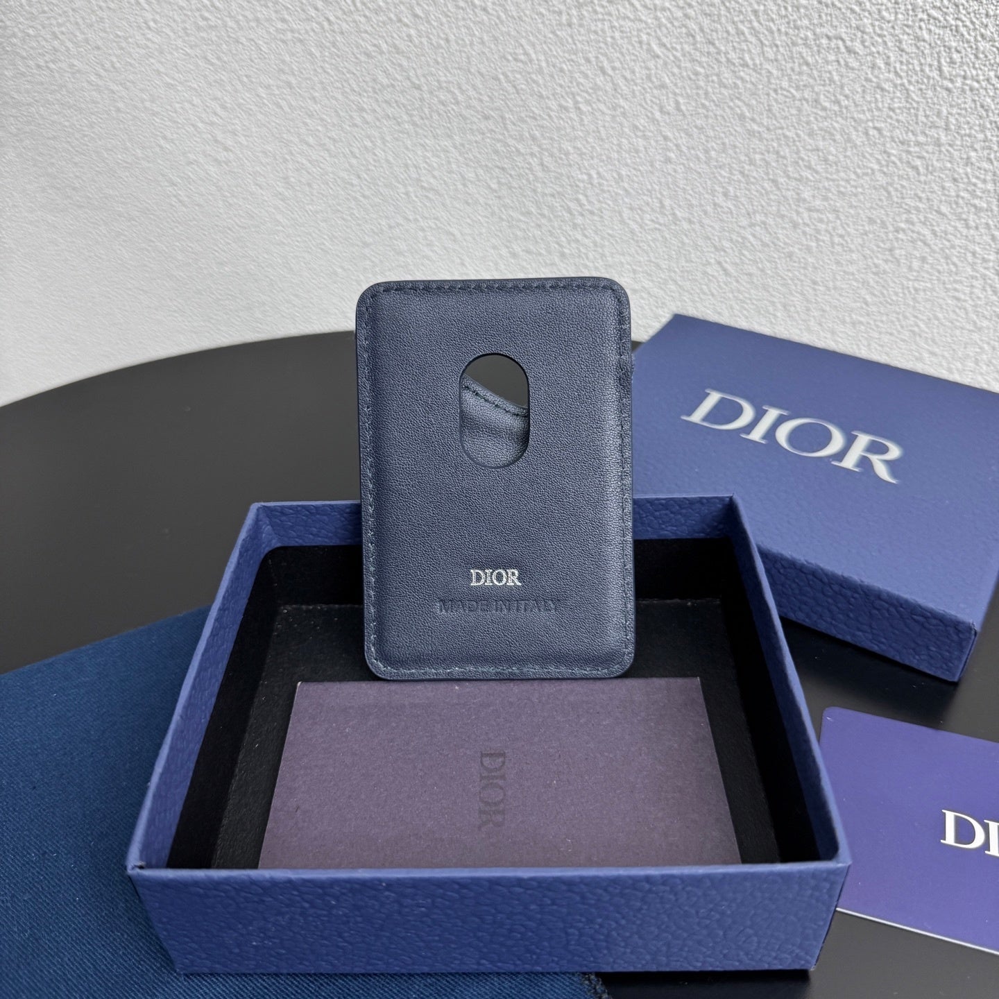 Oblique Magsafe Card Holder