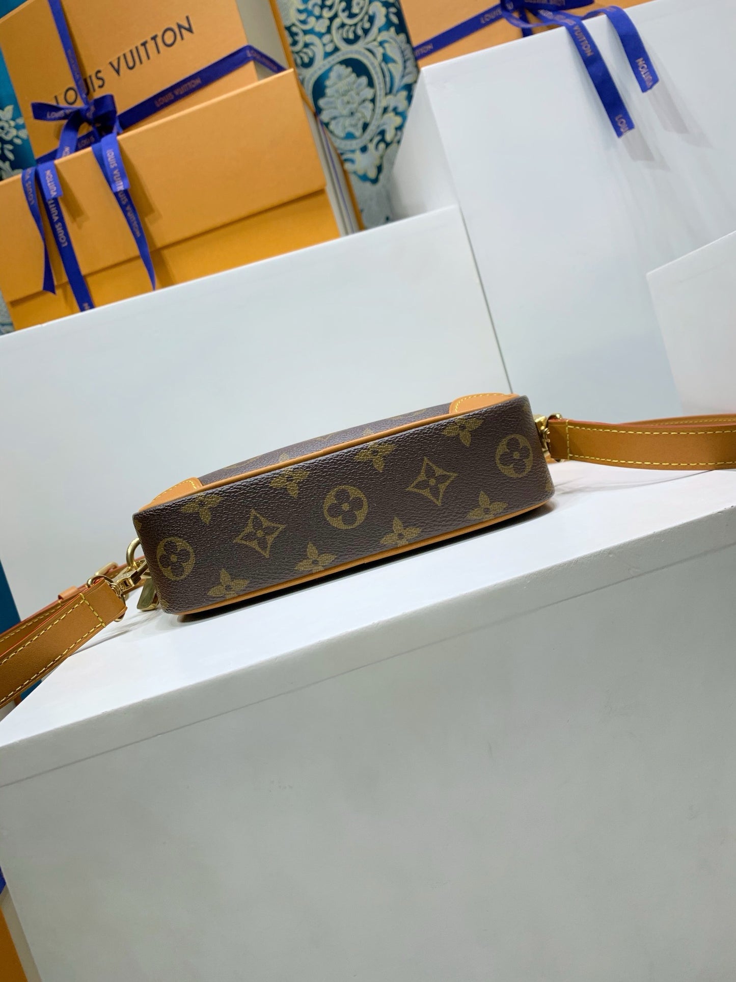Trocadero Wearable Wallet