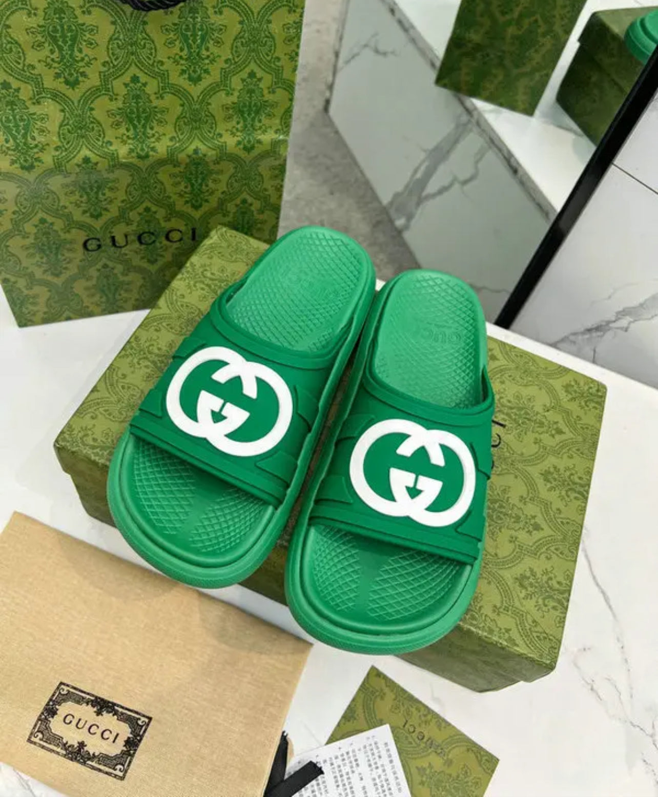 Logo Slides