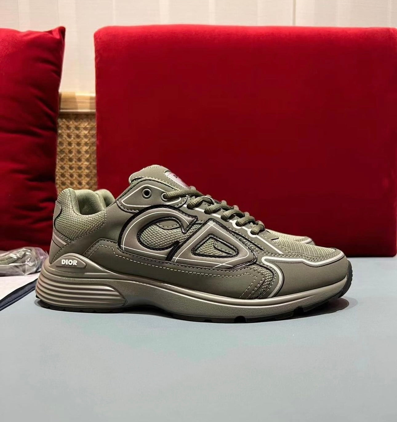 B30 Sneaker