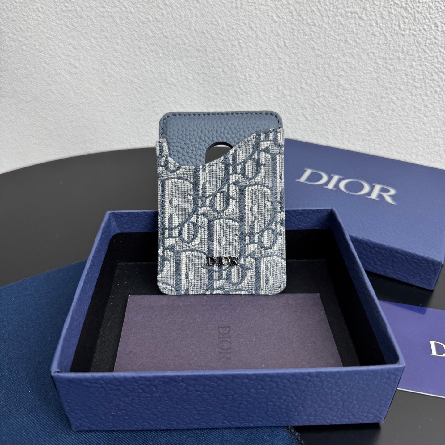 Oblique Magsafe Card Holder