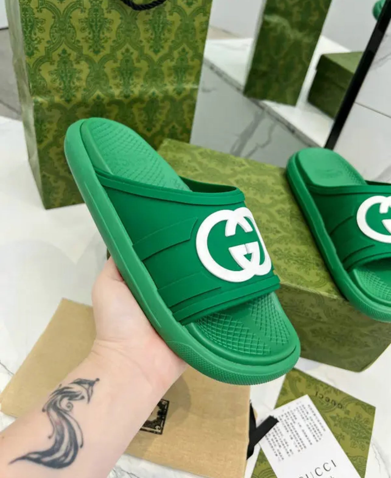 Logo Slides