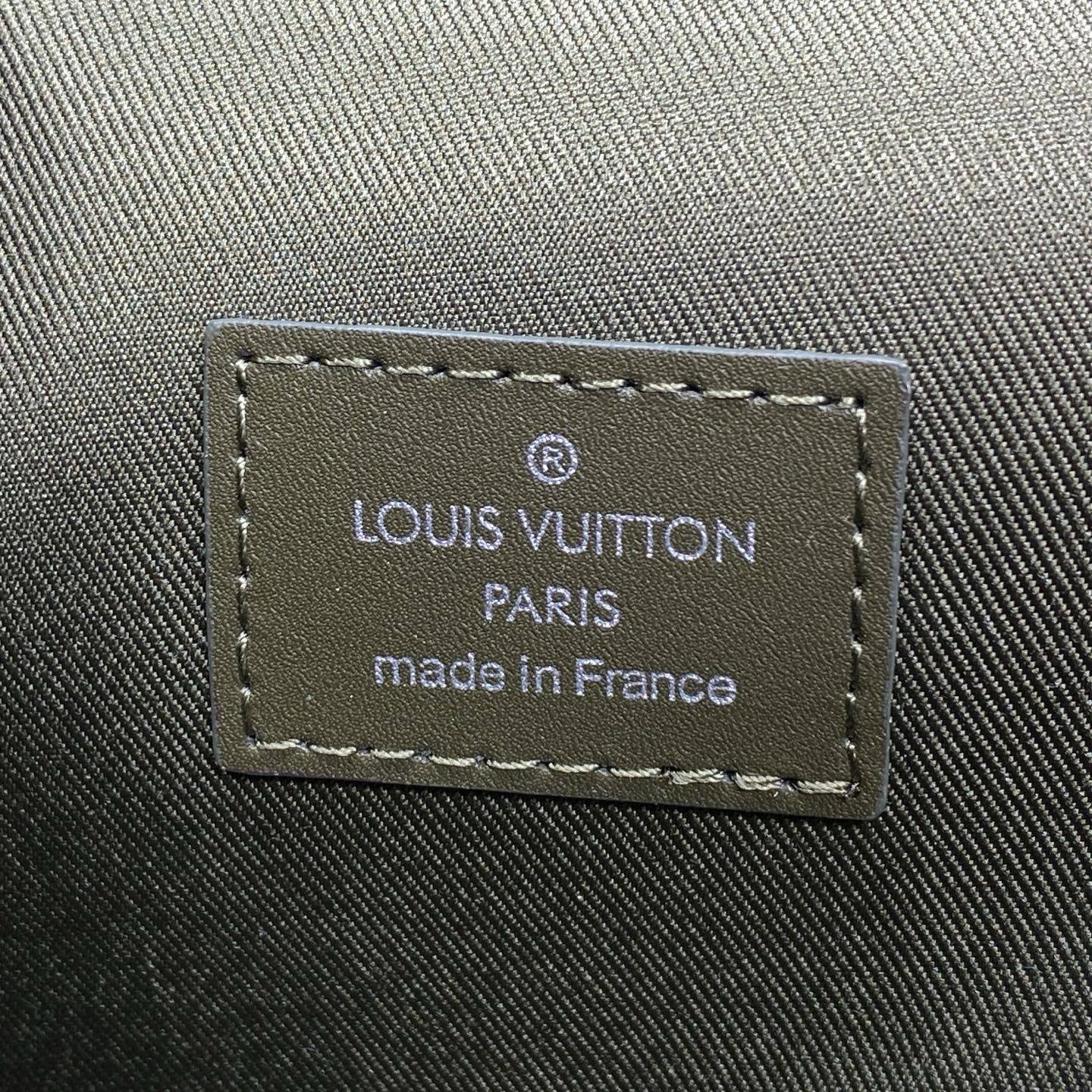 Streamer Wearable Wallet