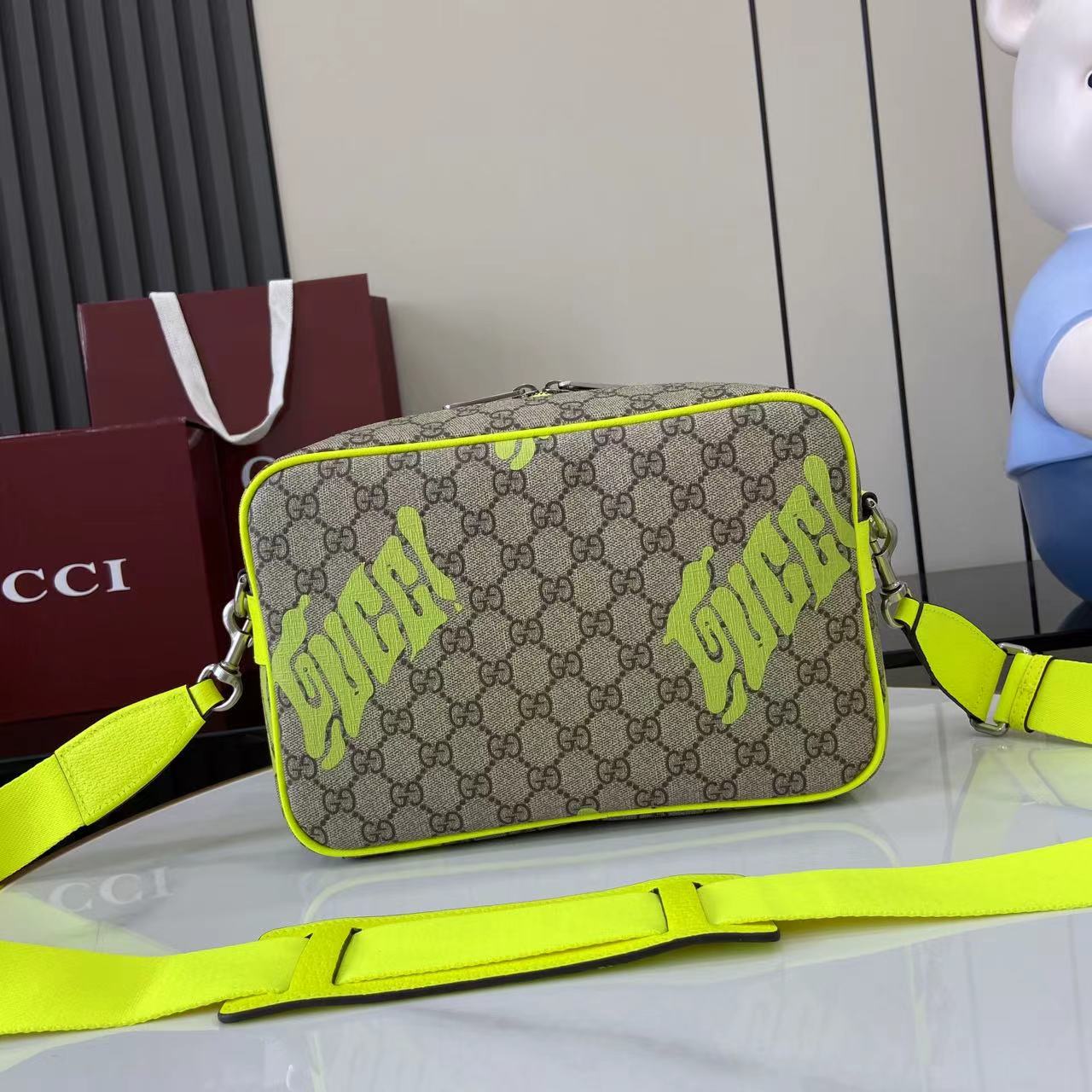 Medium Crossbody