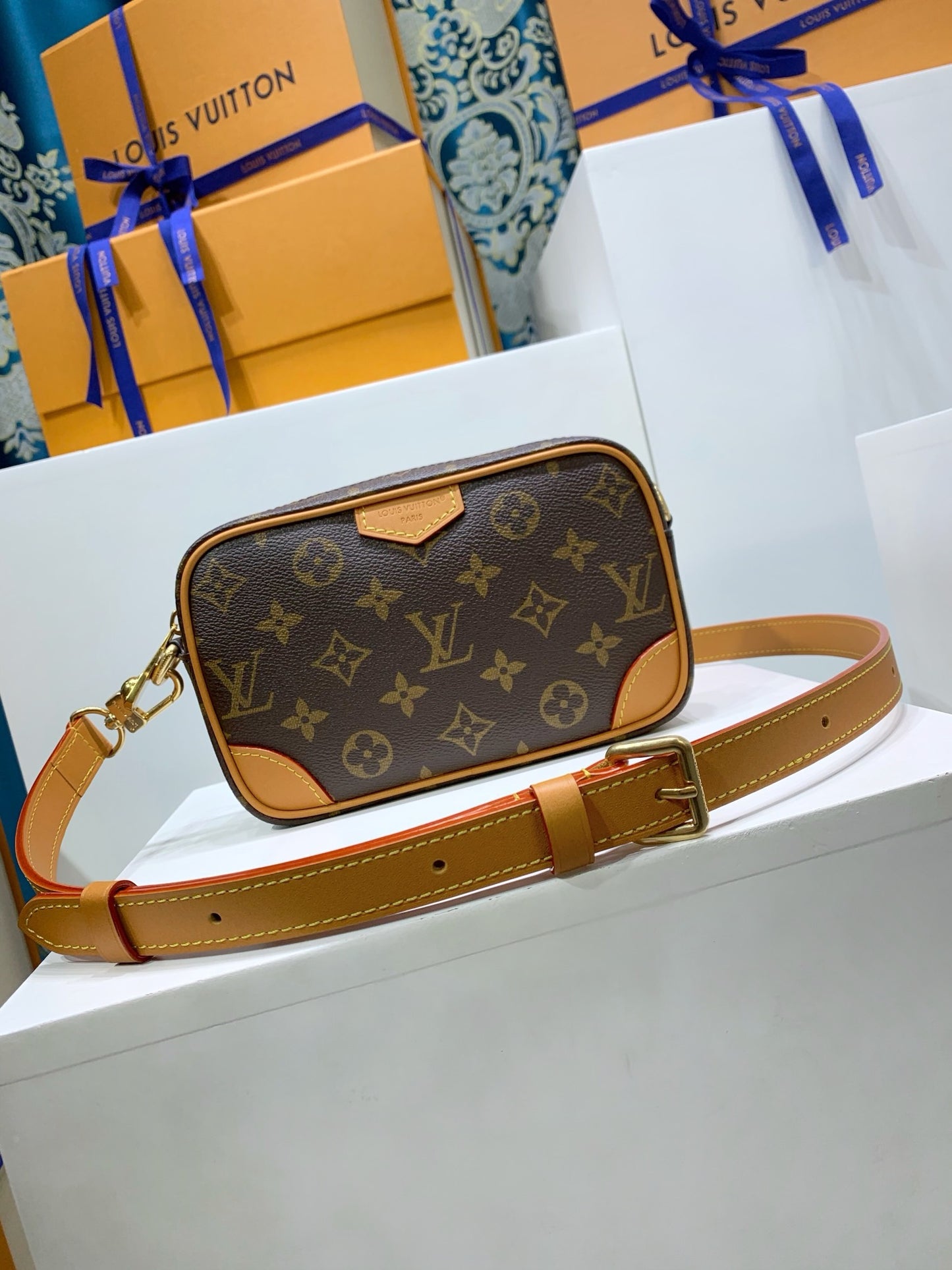 Trocadero Wearable Wallet