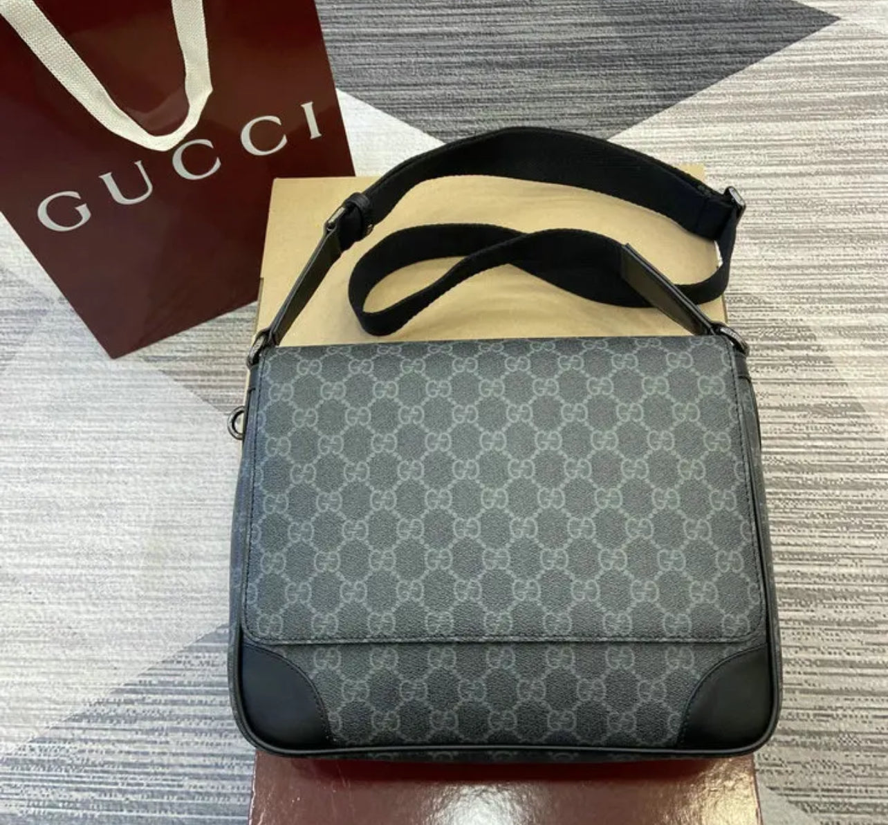 Medium Messenger