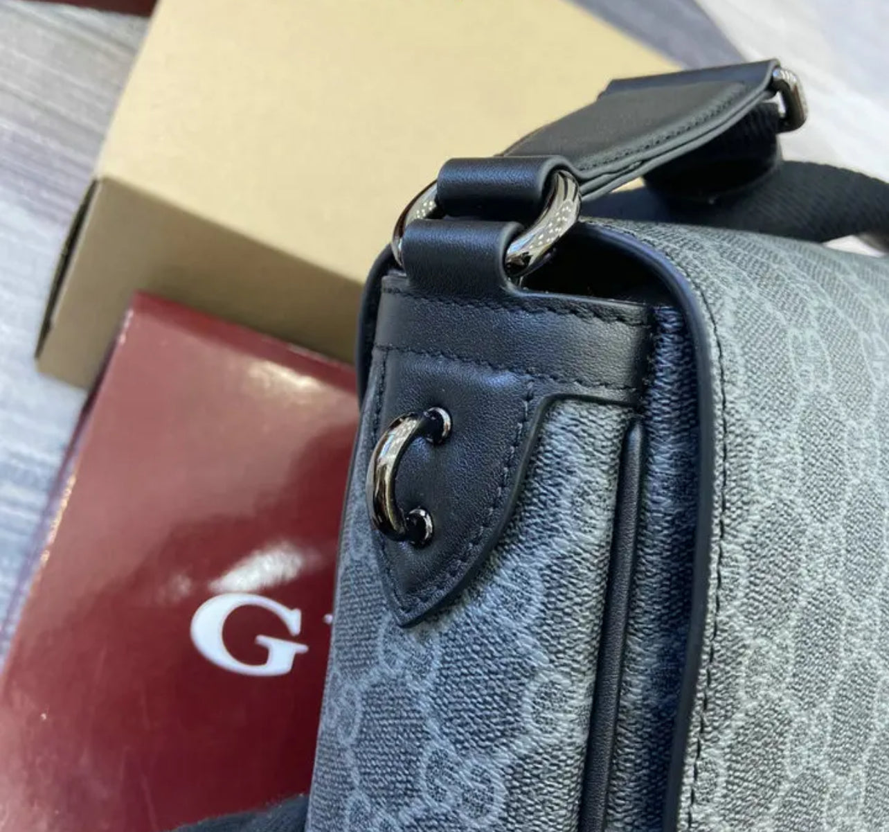 Medium Messenger