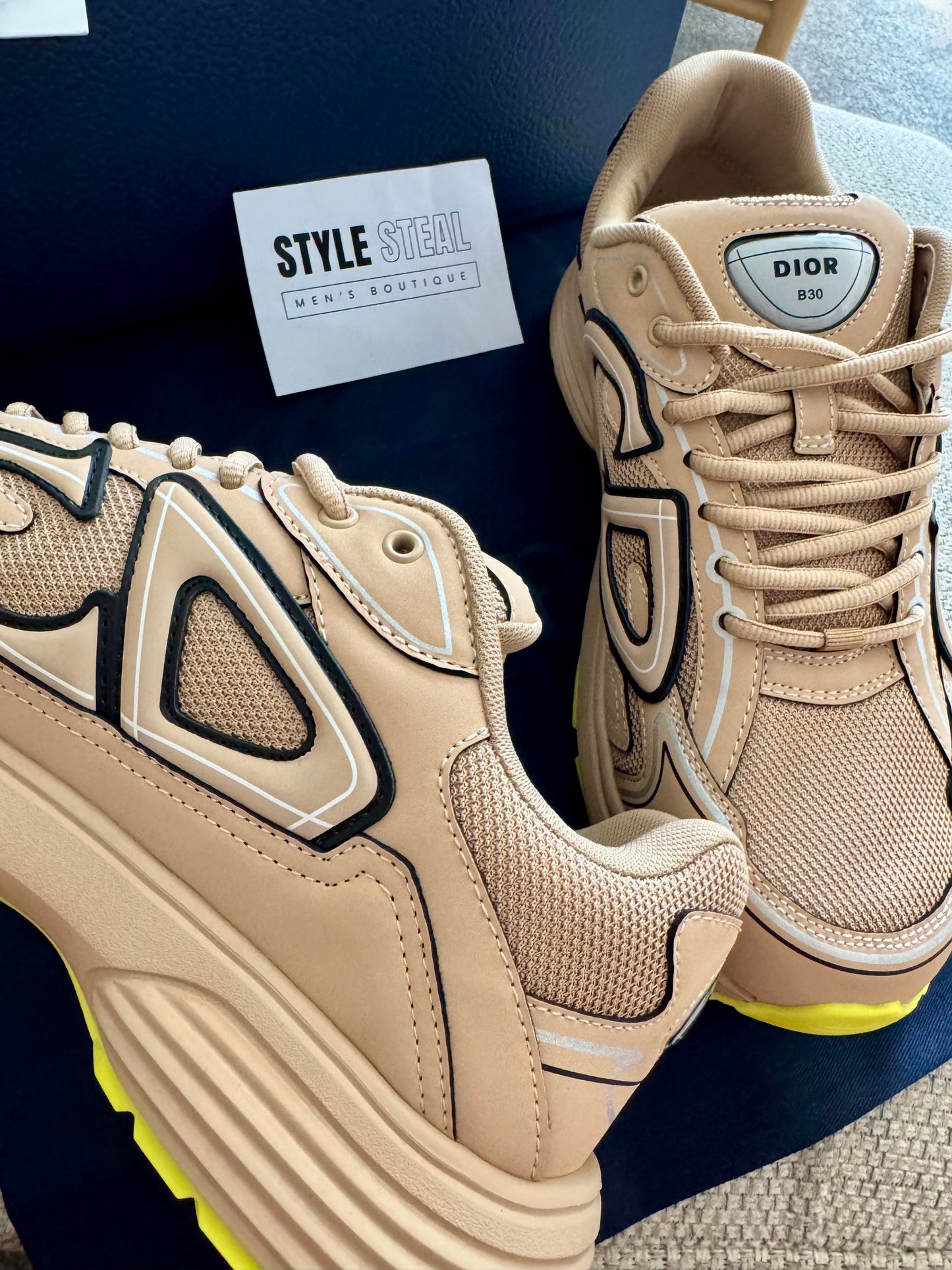 B30 Sneaker