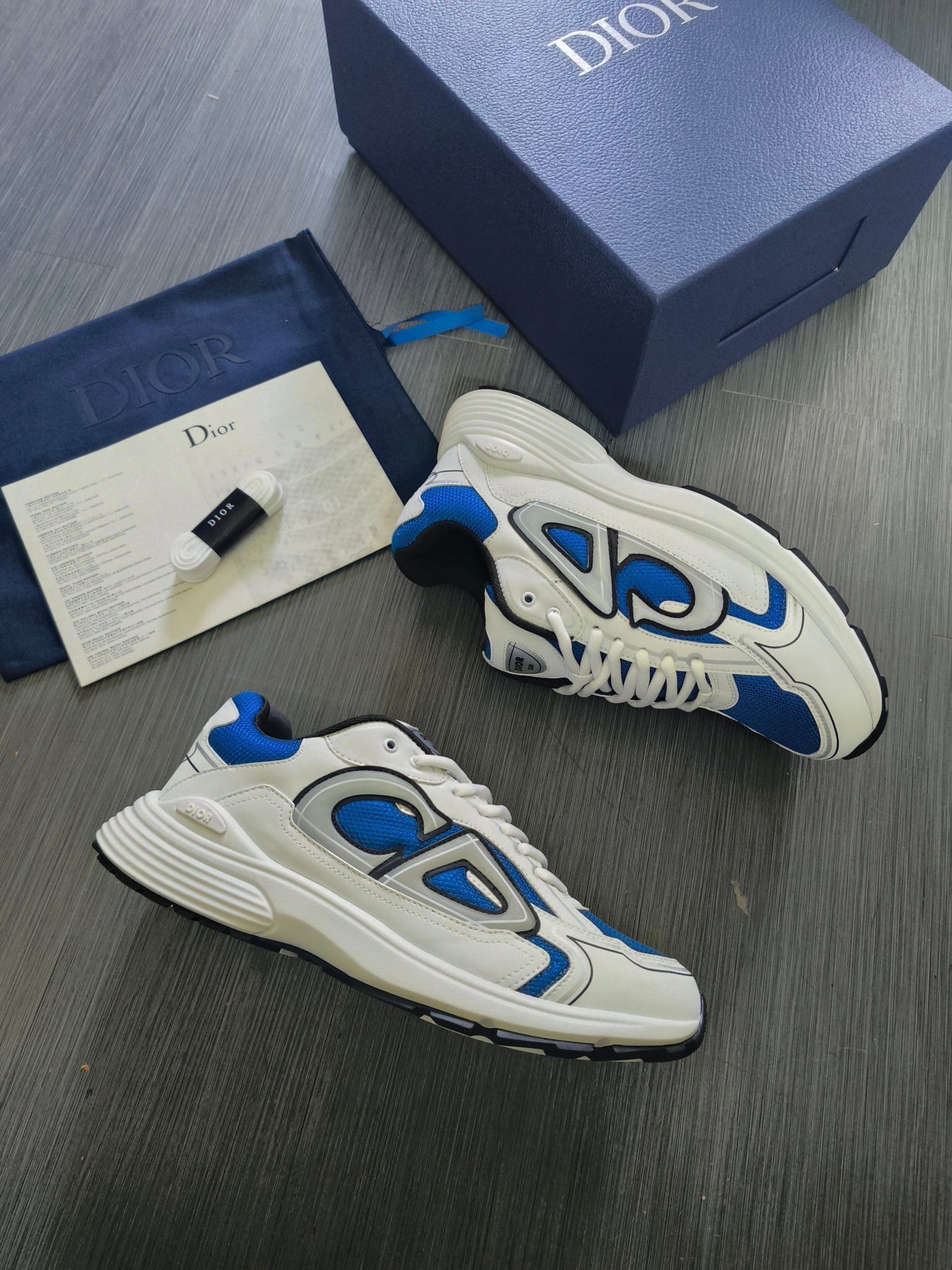 B30 Sneaker