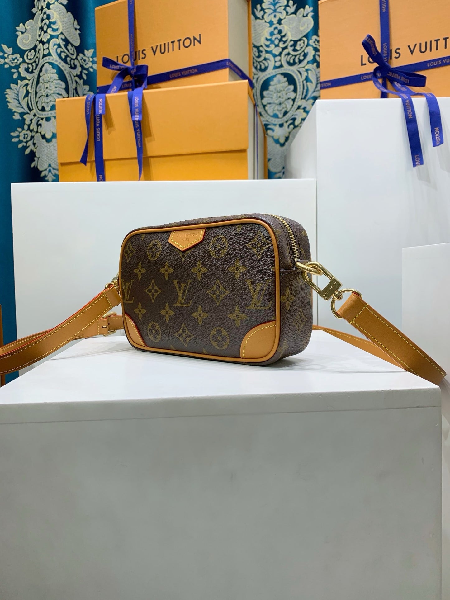 Trocadero Wearable Wallet