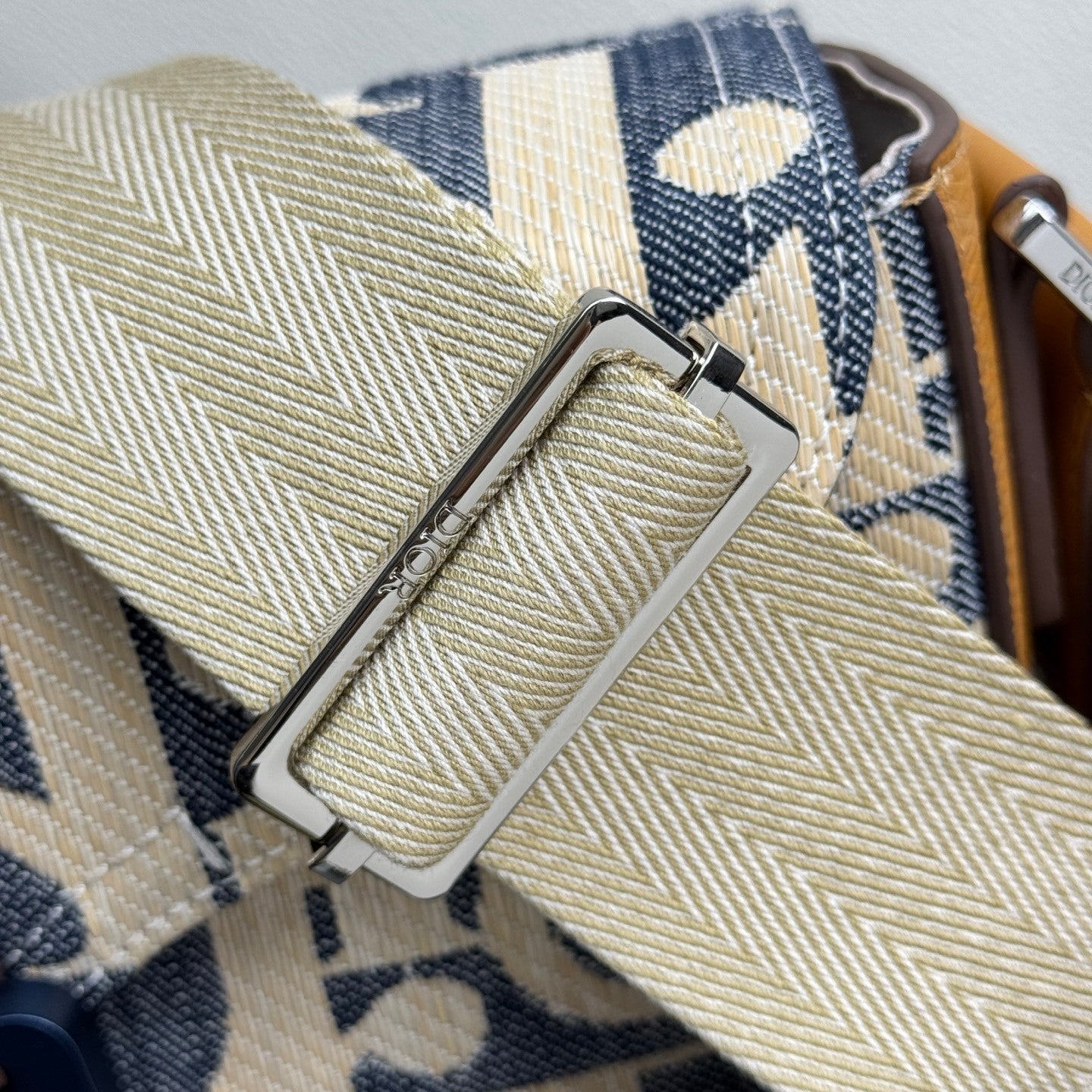 Saddle Messenger Bag