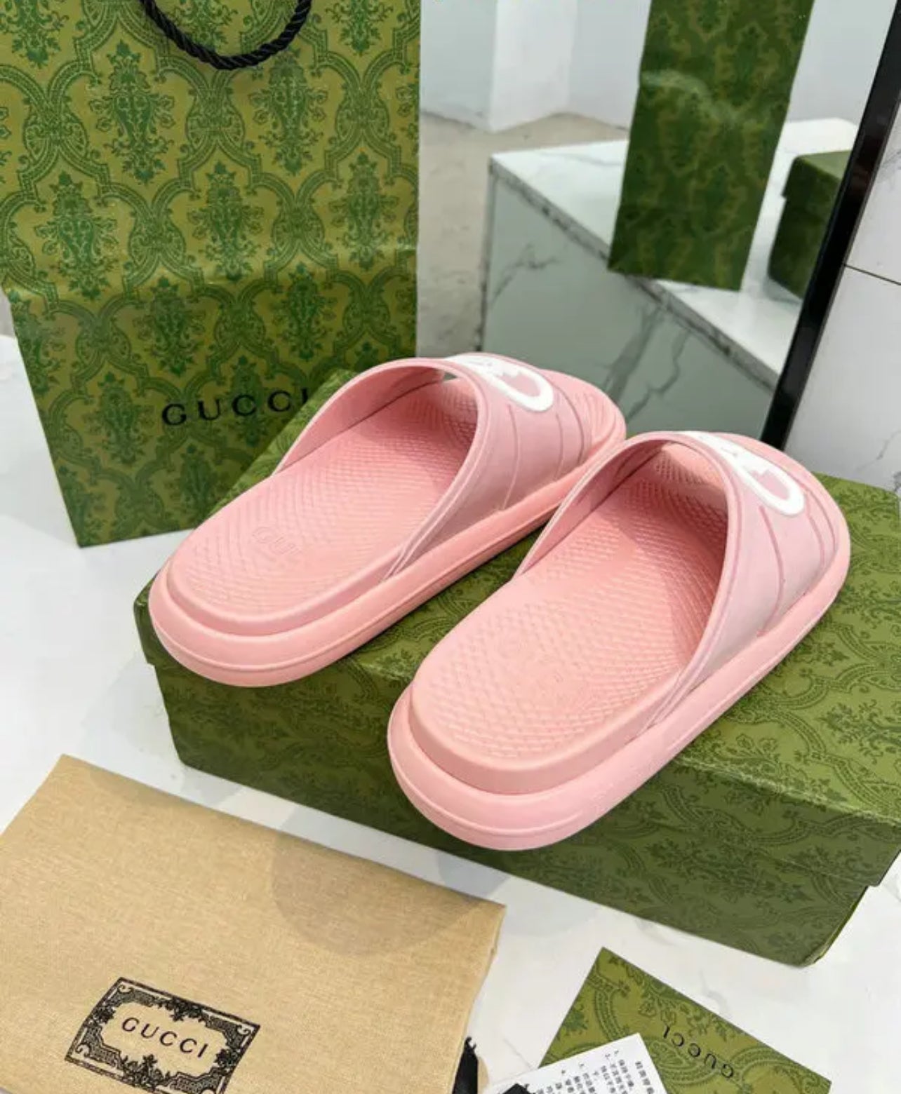 Logo Slides