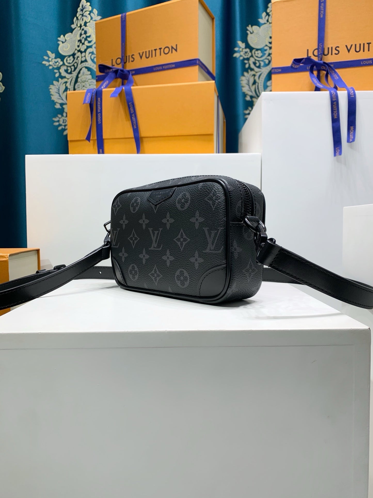Trocadero Wearable Wallet