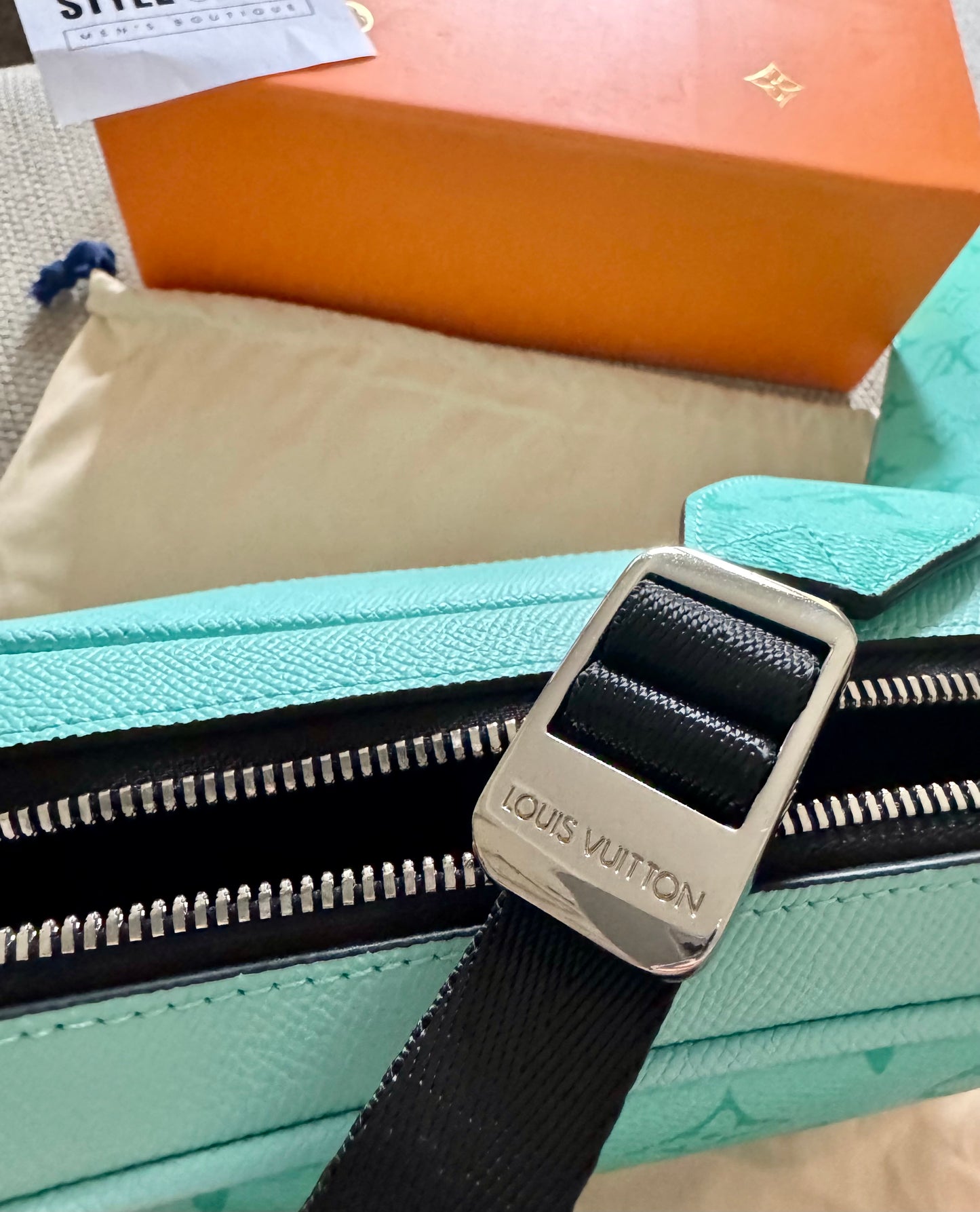 Outdoor Messenger