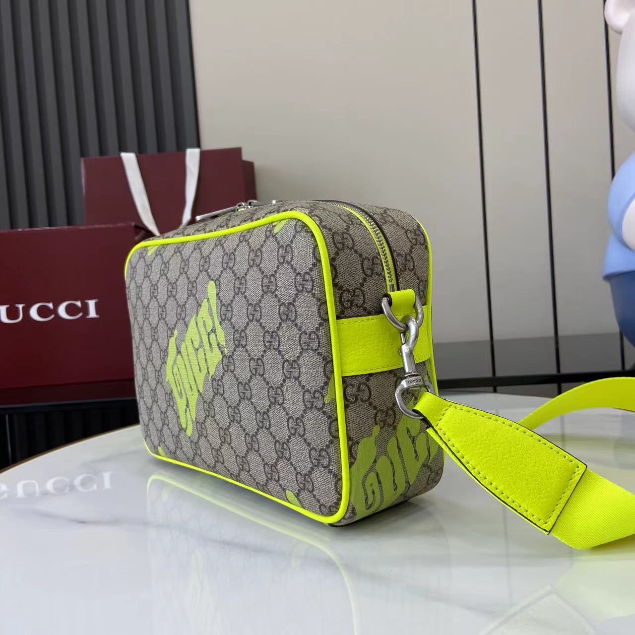 Medium Crossbody