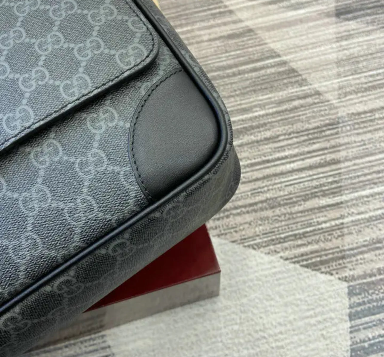 Medium Messenger