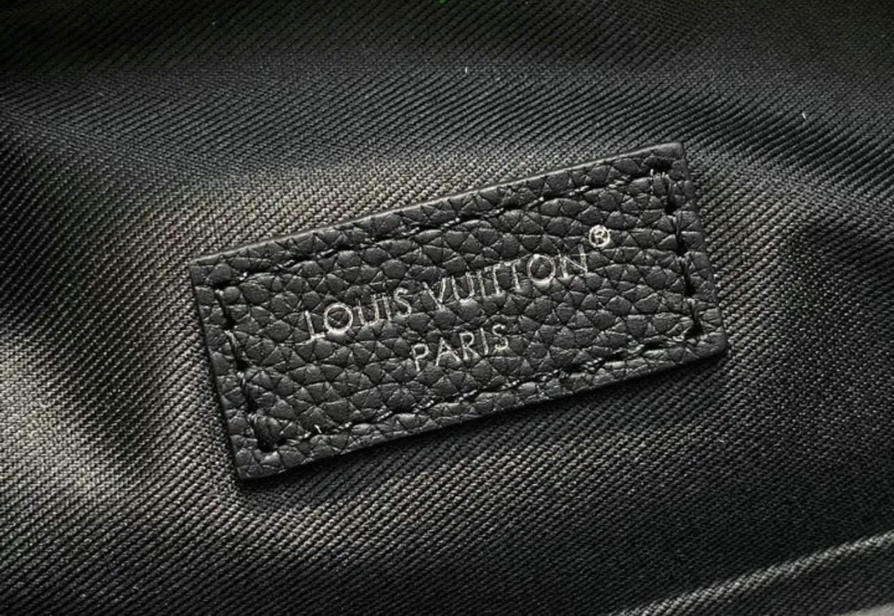 Avenue Sling Bag