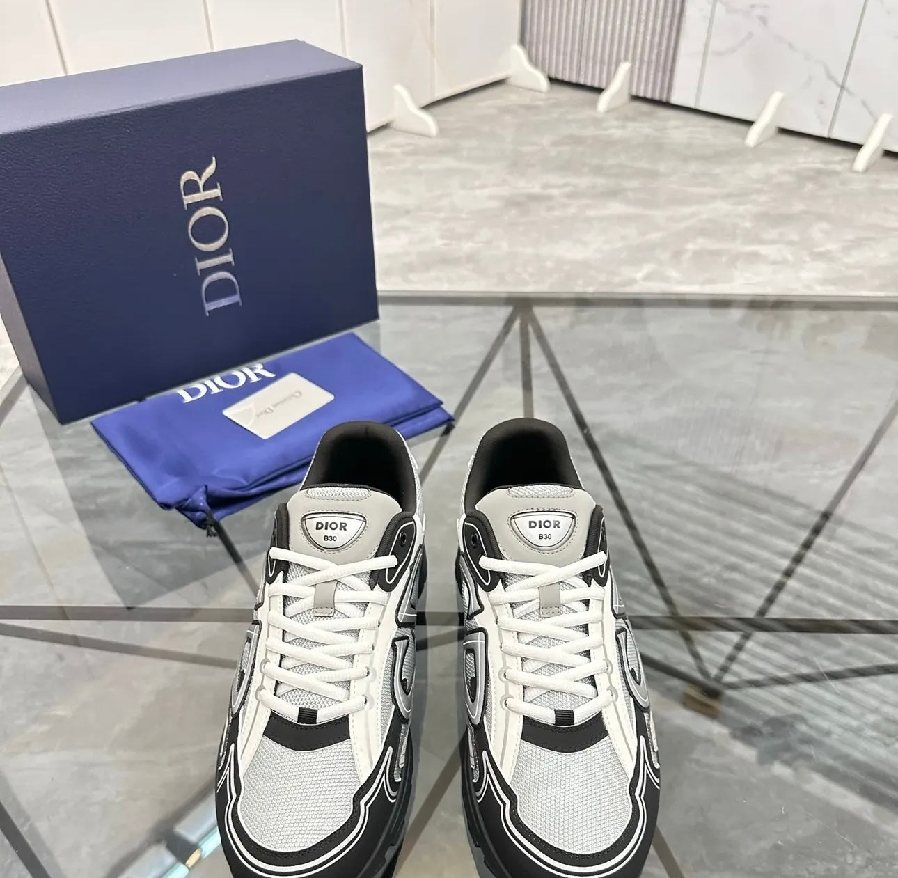 B30 Sneaker