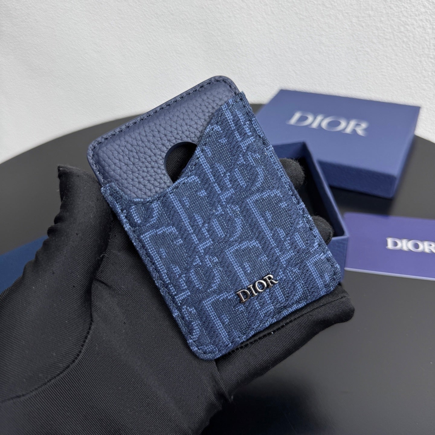 Oblique Magsafe Card Holder