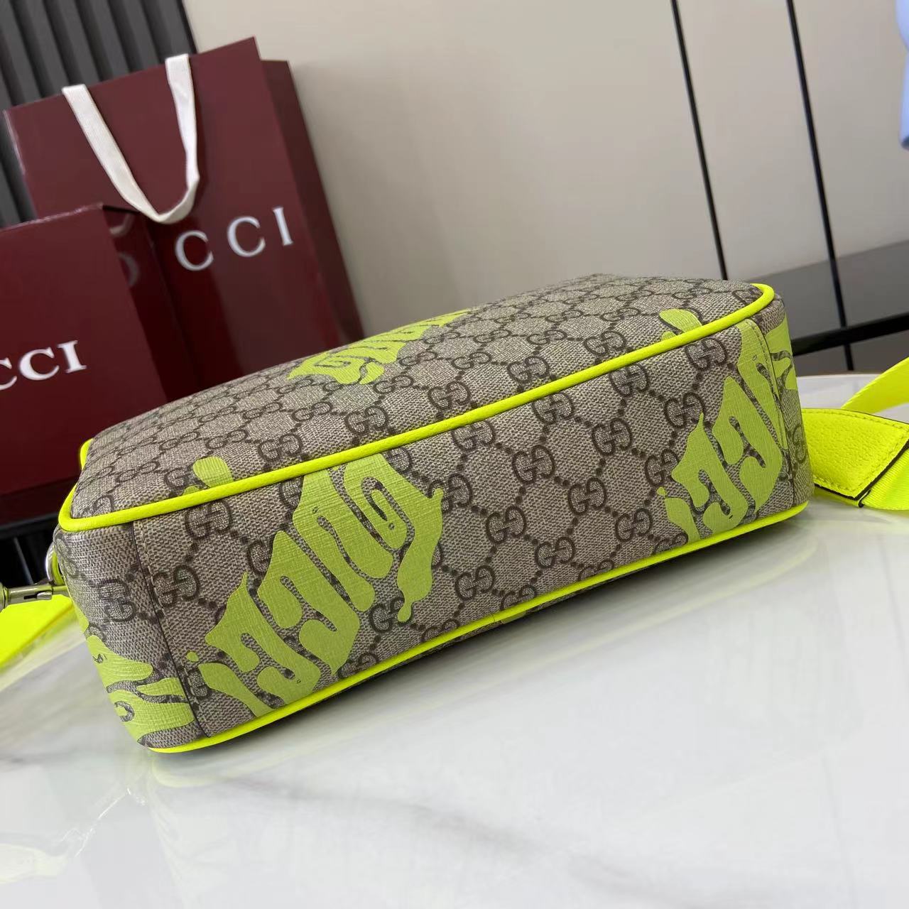 Medium Crossbody