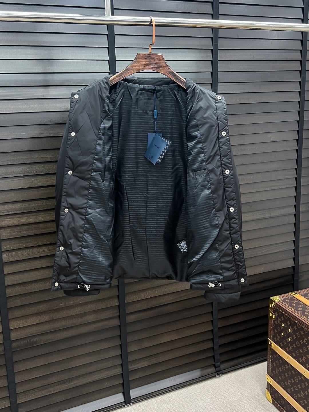 Logo Jacket
