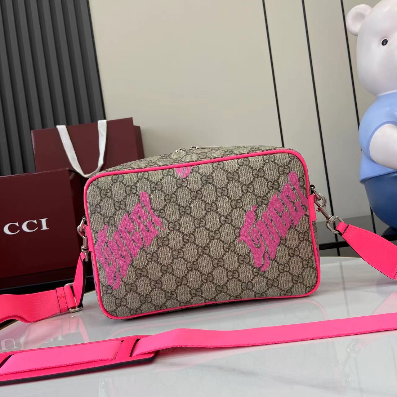 Medium Crossbody