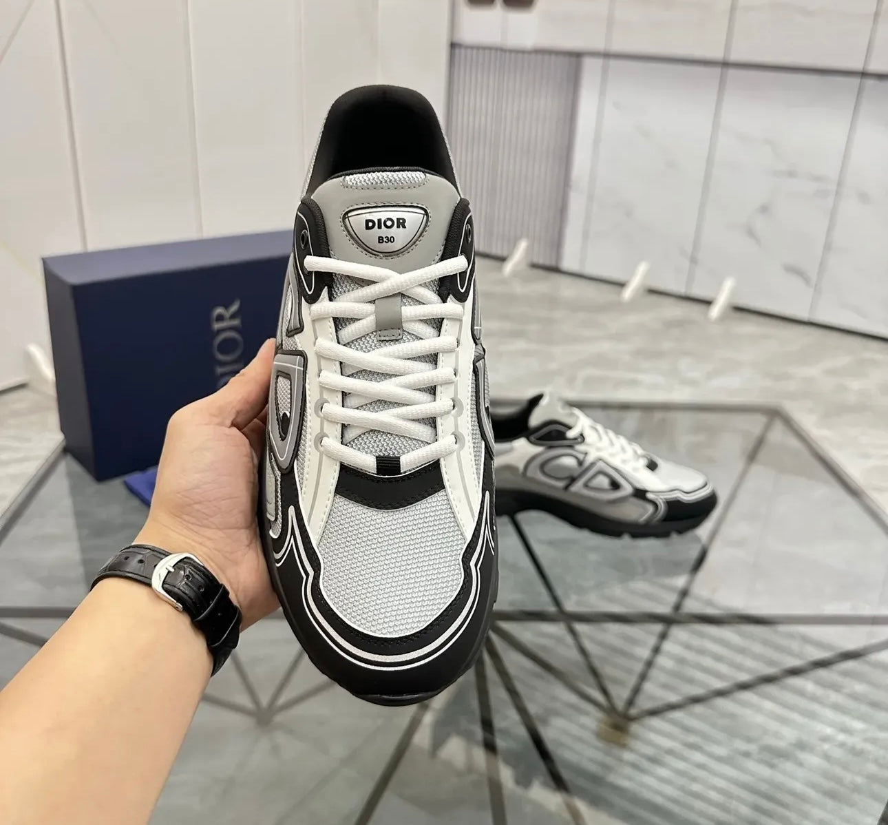B30 Sneaker