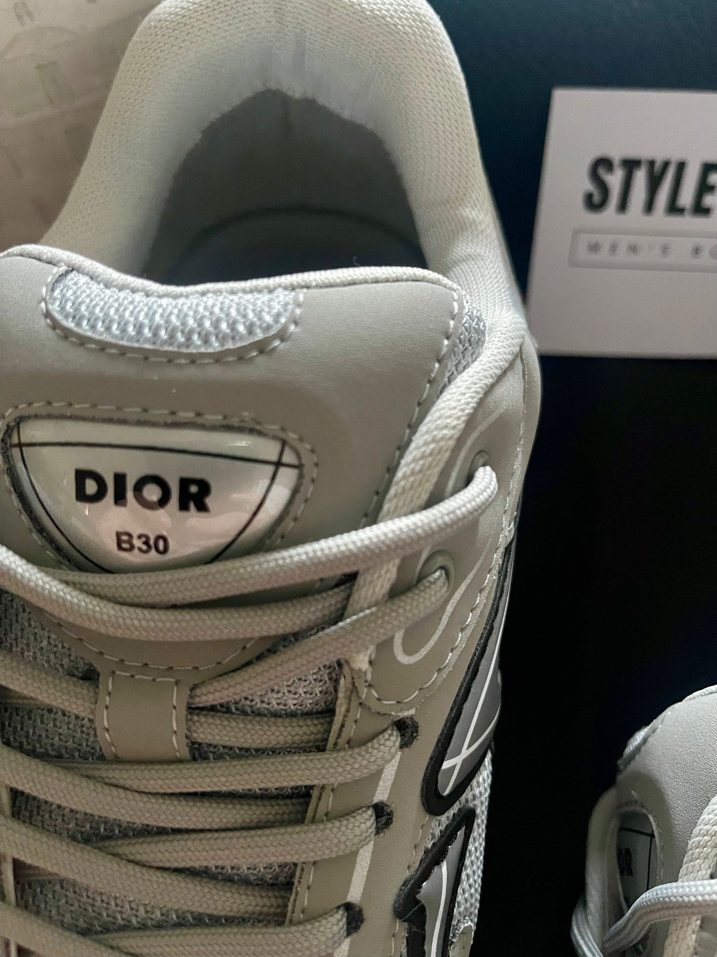 B30 Sneaker