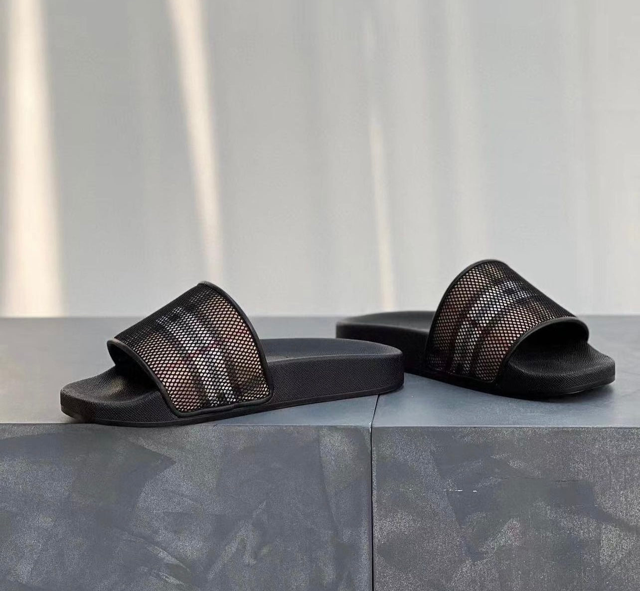 Logo Slides