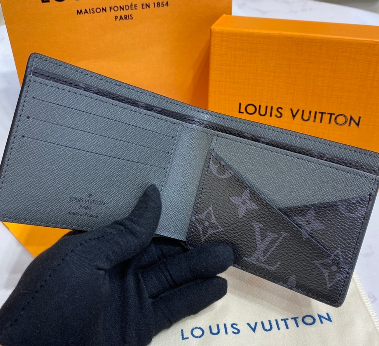 Multiple Wallet