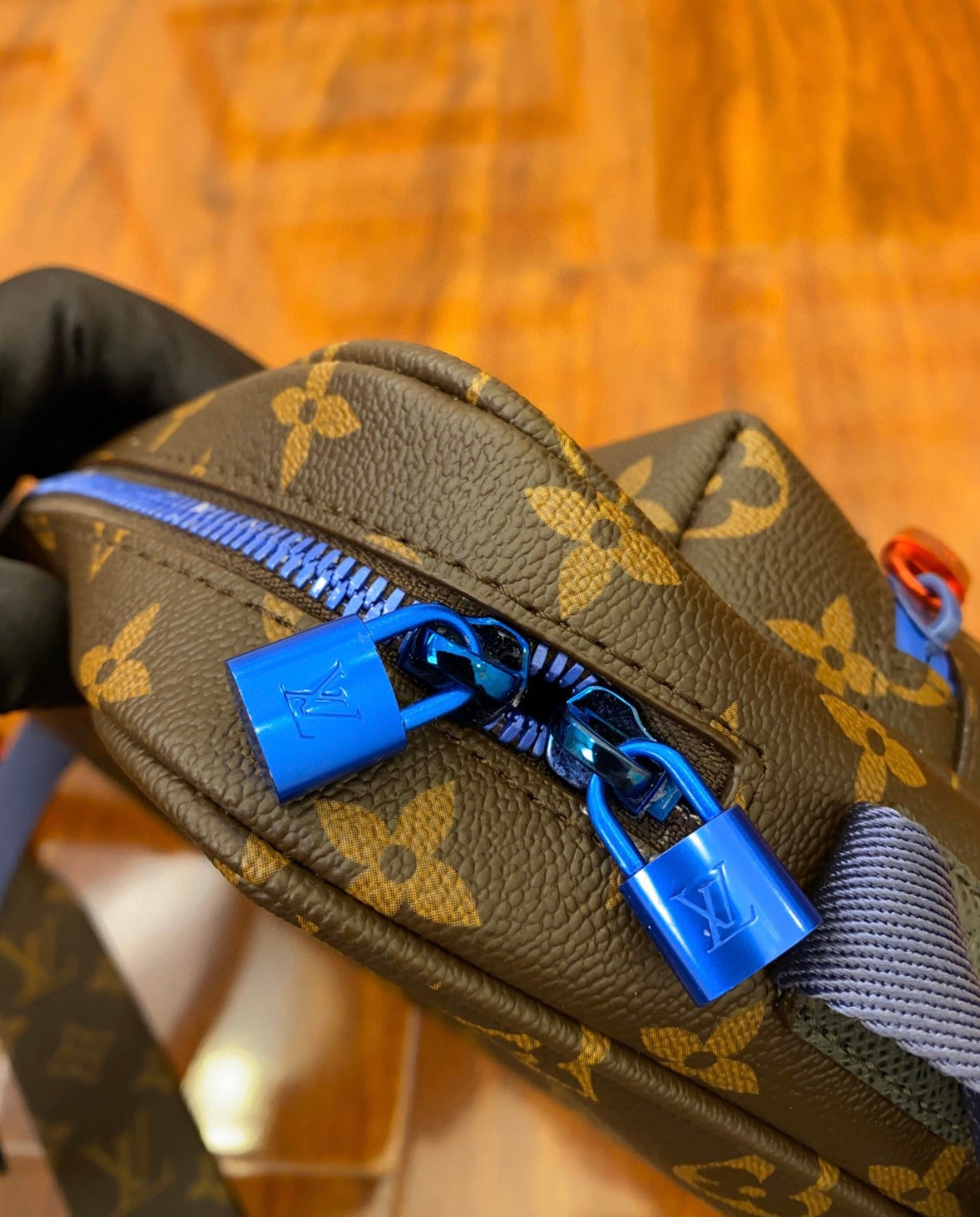 Outdoor Messenger