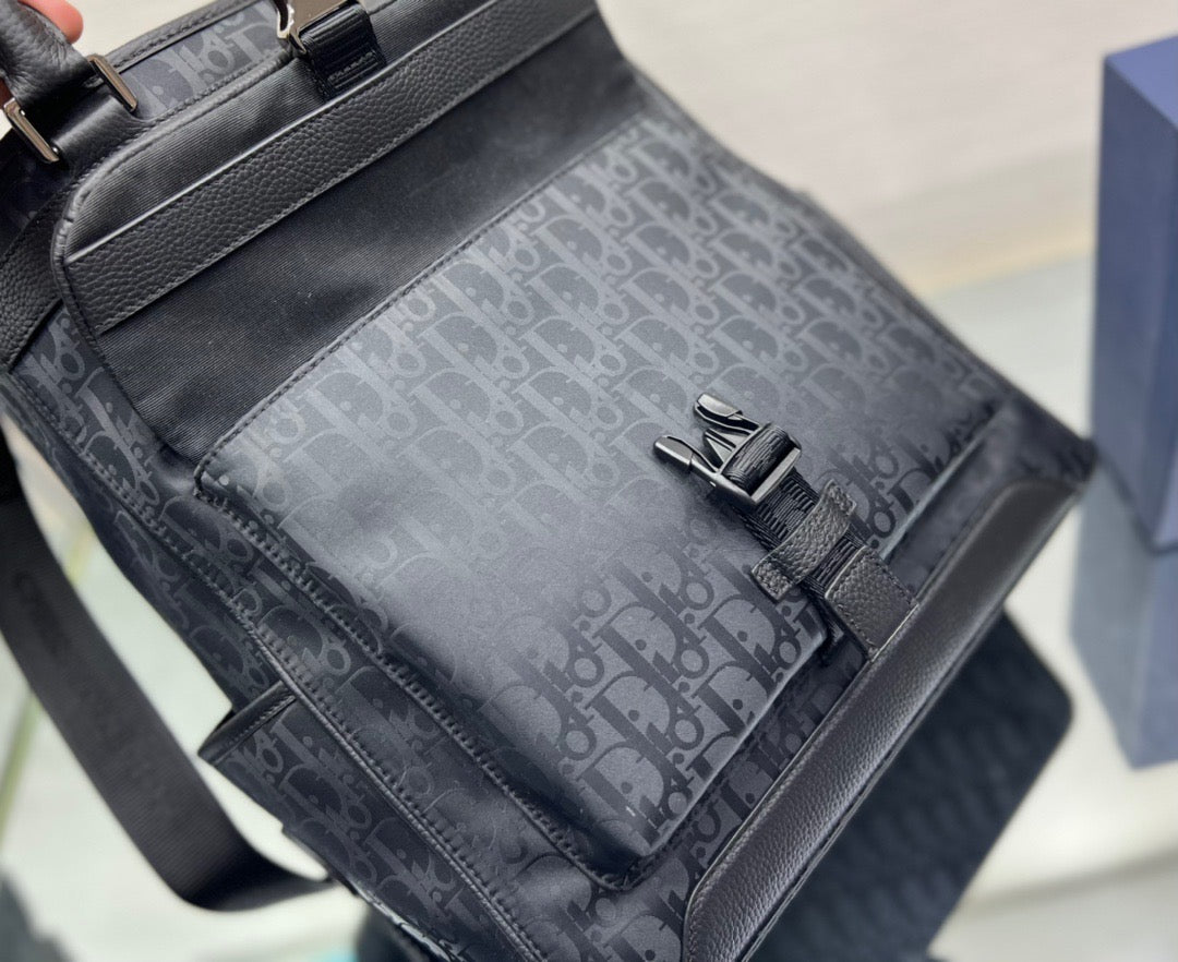 Explorer Tote