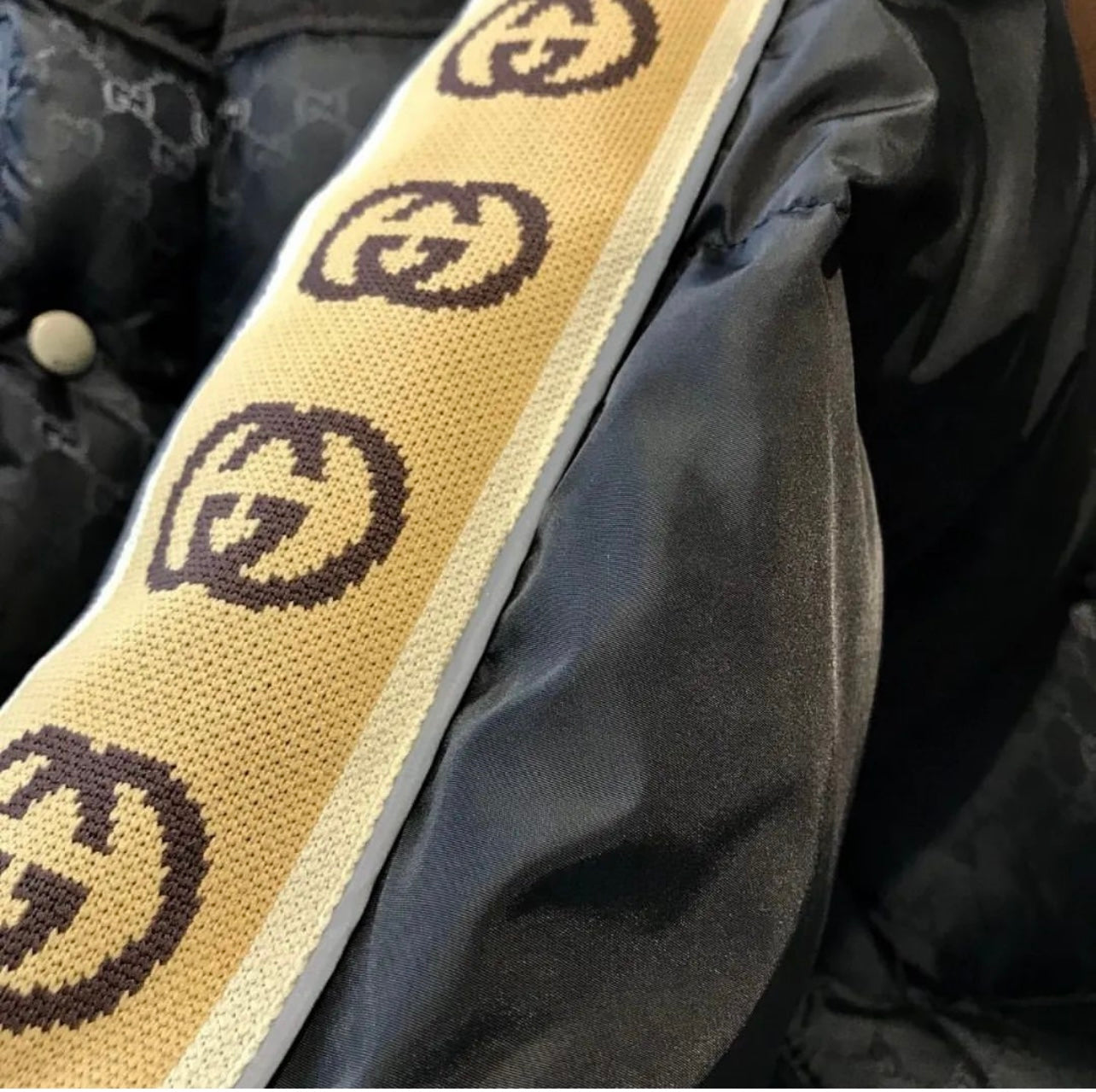 Logo Coat