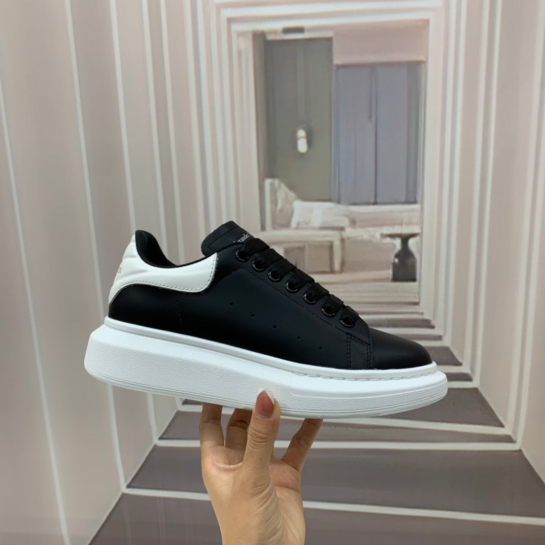 Oversized Sneaker
