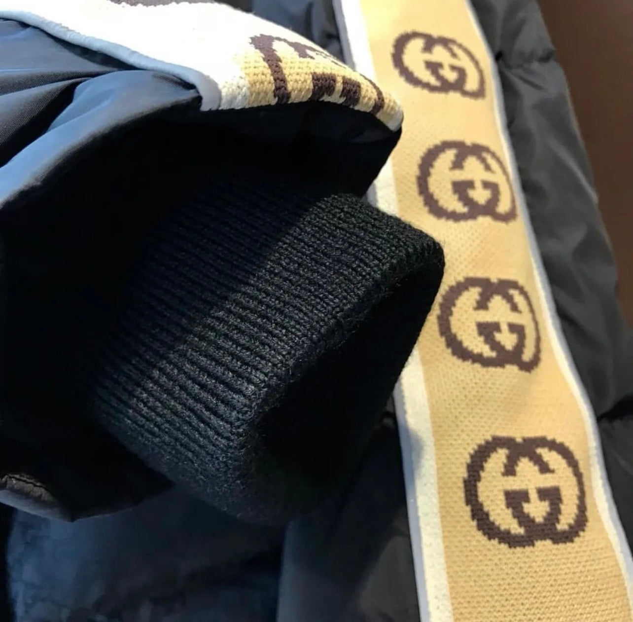 Logo Coat